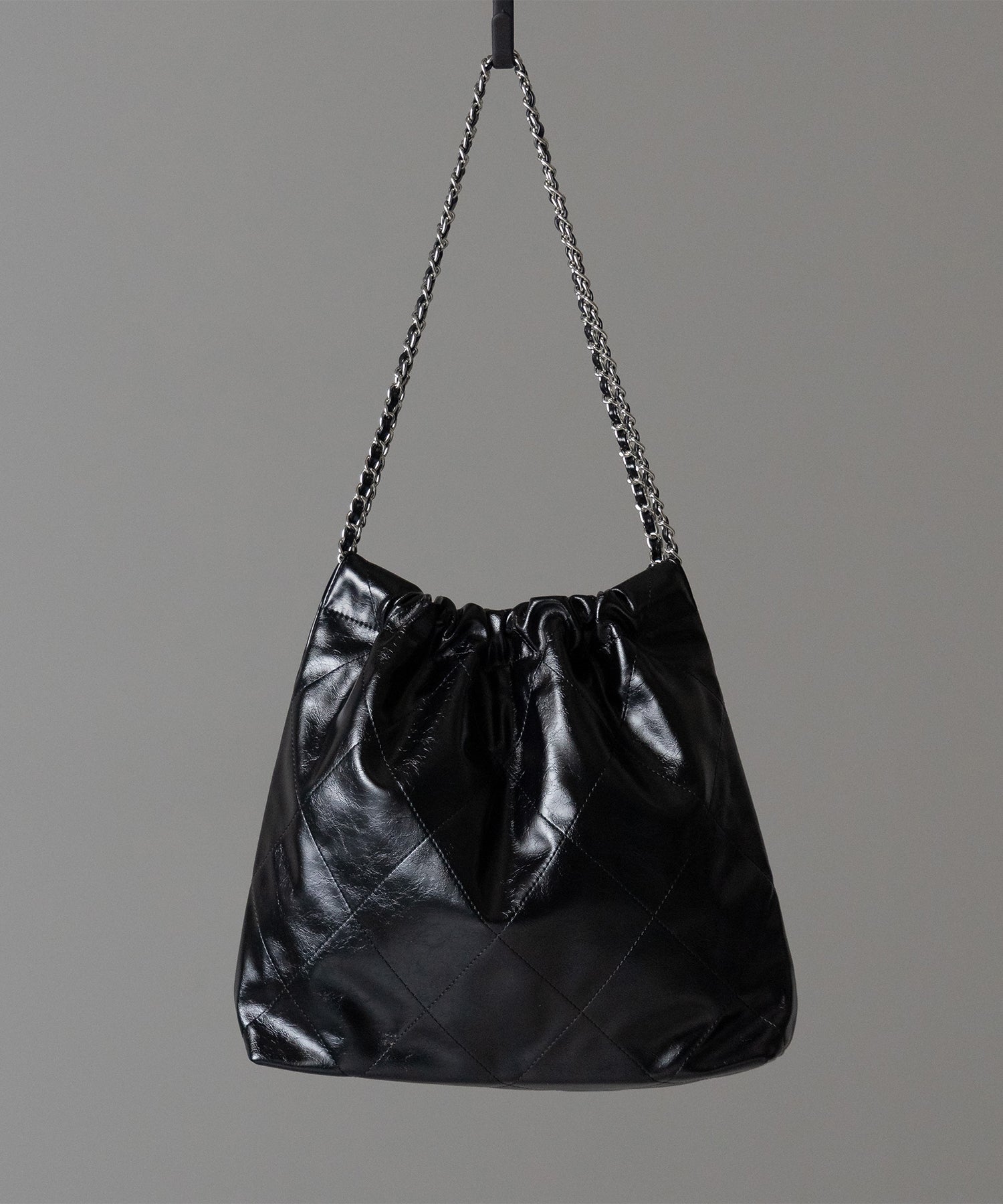 キルティングチェーントートショルダーバッグ / quilting chain tote shoulder bag