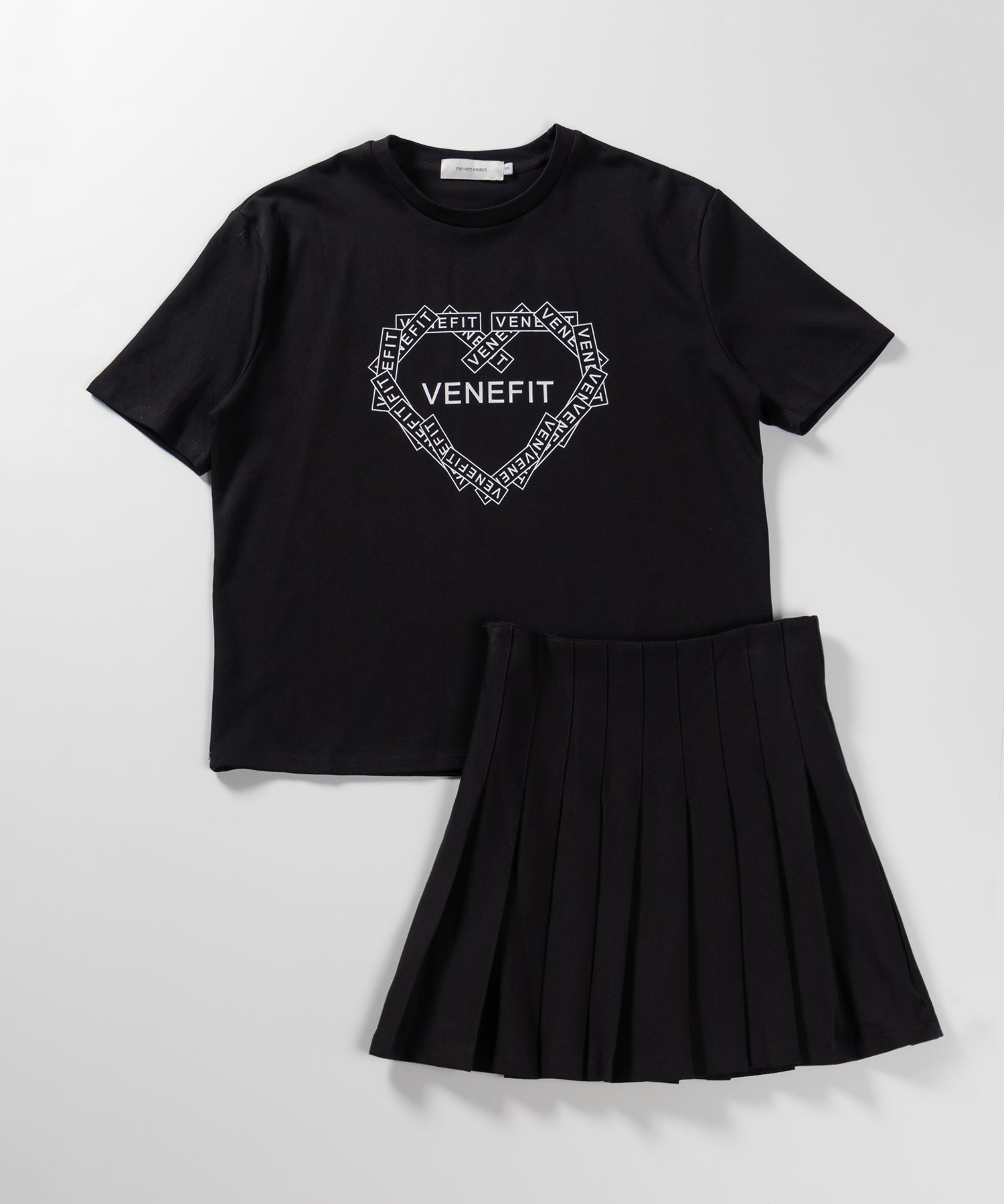 【 セットアップ 】VENEFIT ロゴトップス&プリーツミニスカート SET