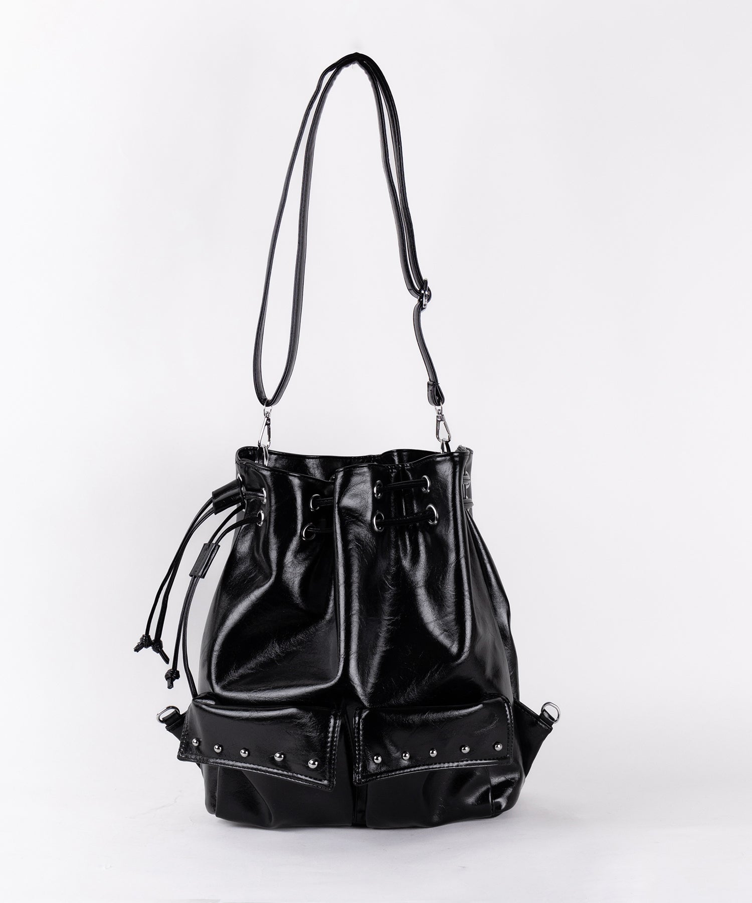 【 2WAY 】フェイクレザースタッズポケット巾着ショルダーバッグ / ( 2WAY ) fake leather studs pocket drawstring shoulder bag