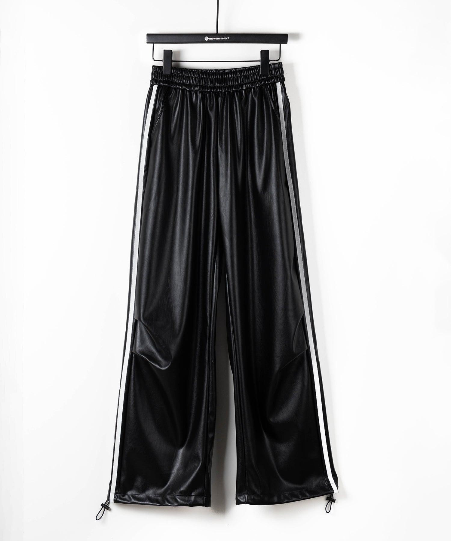 2WAY サイドラインフェイクレザーワイドパンツ / 2WAY Sideline fake leather wide pants