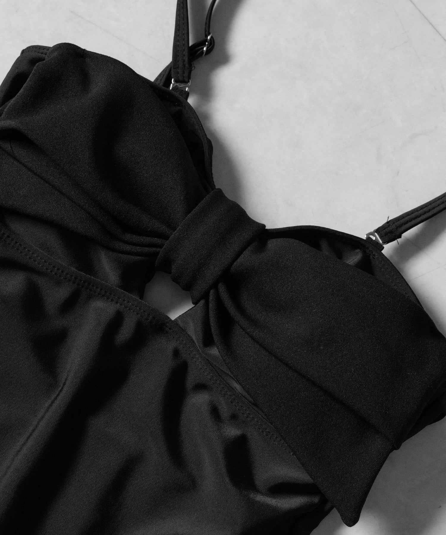 【 レディース水着 】フロントリボンカットアウトワンピース水着 / front ribbon cutout onepiece swimwear