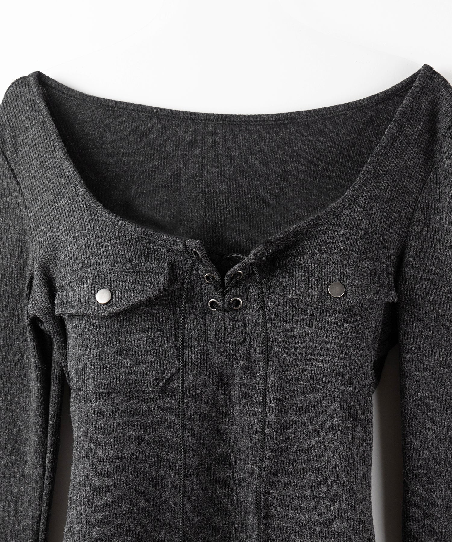 レースアップアウトポケットスリムリブトップス / lace up out pocket slim ribbed tops
