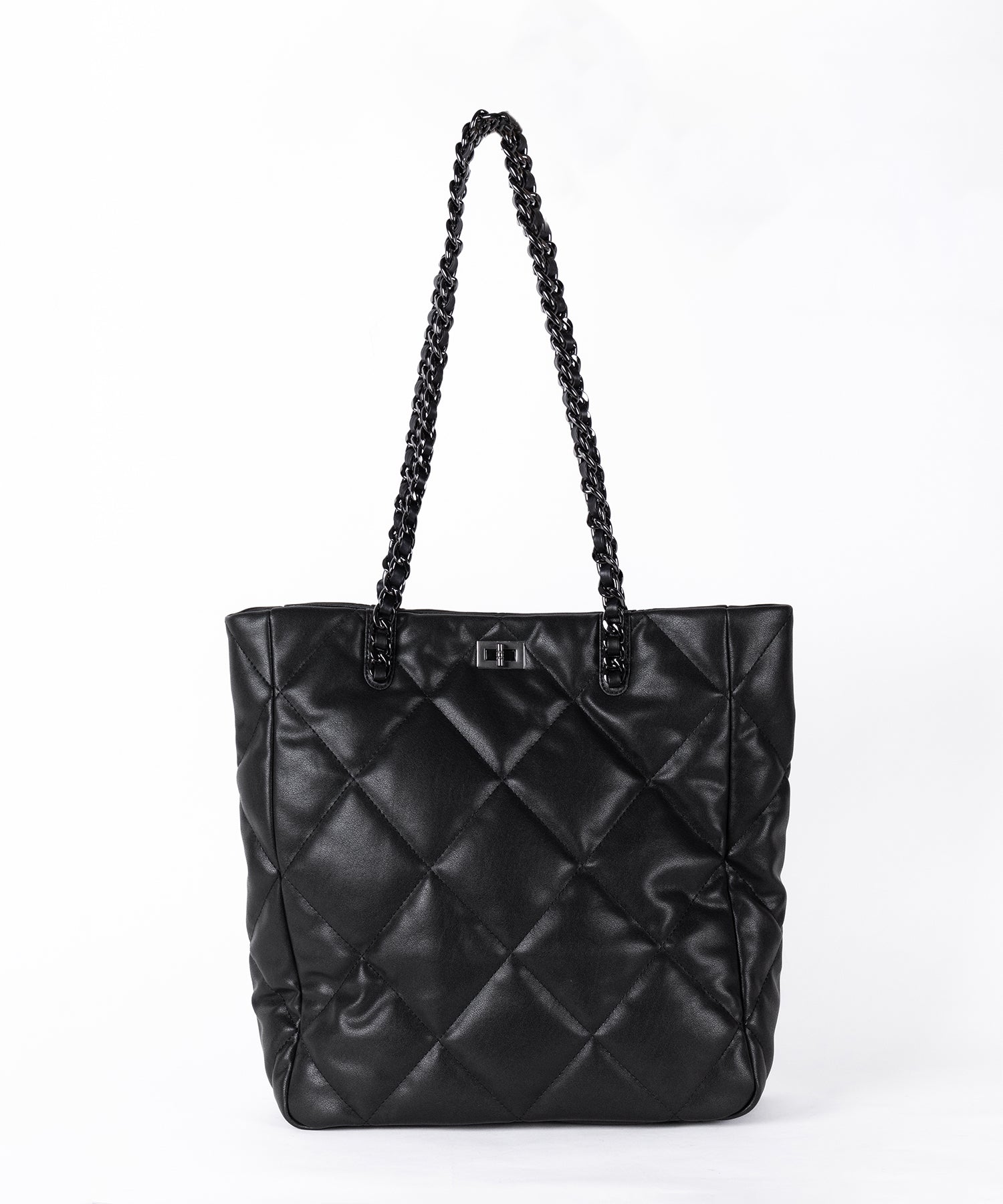 【 A4収納可 】キルティングスクエアチェーンバッグ/ quilted square chain bag