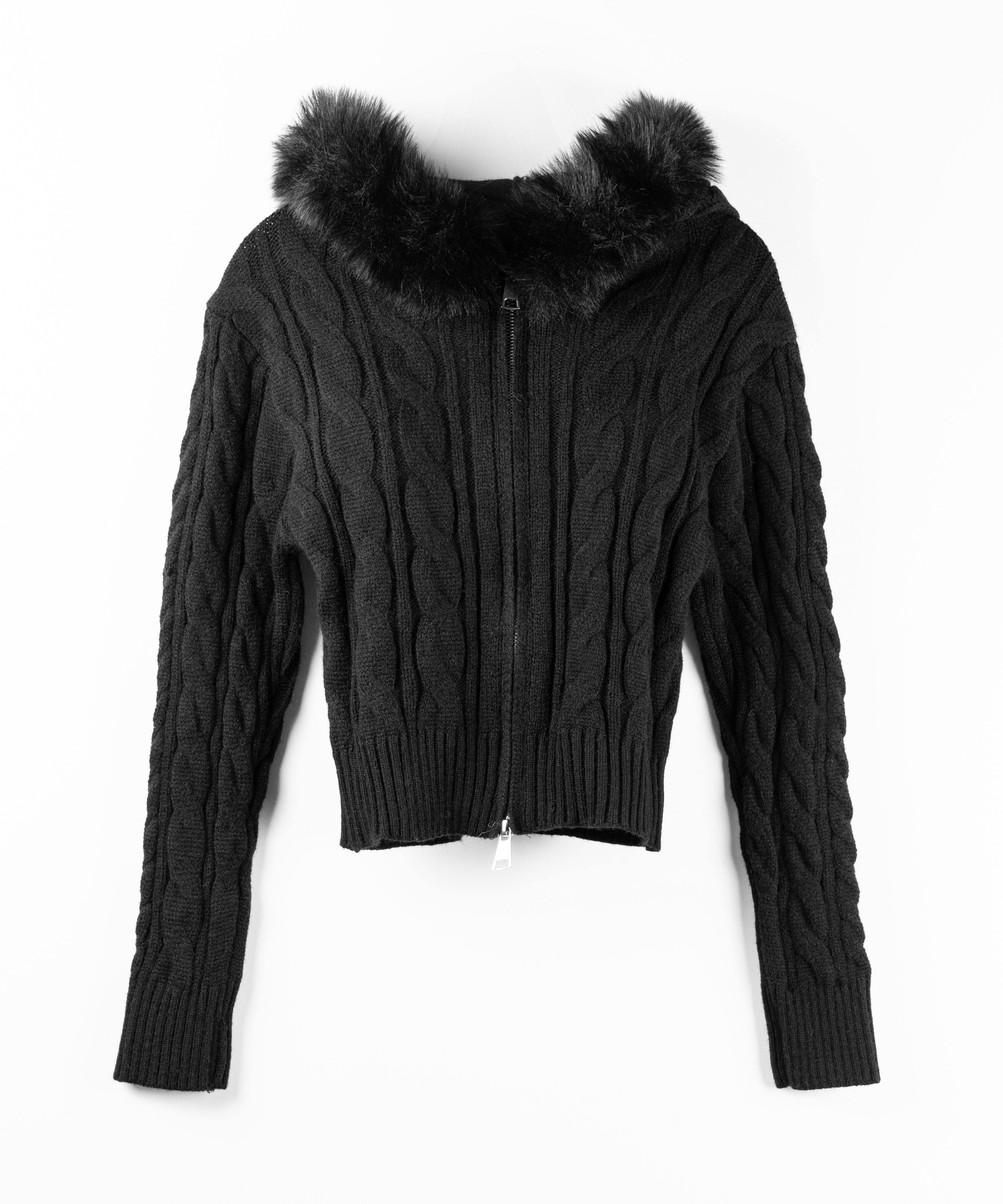 ファーフーディダブルジップショートニットパーカー / Fur hooded double zip short knit hoodie