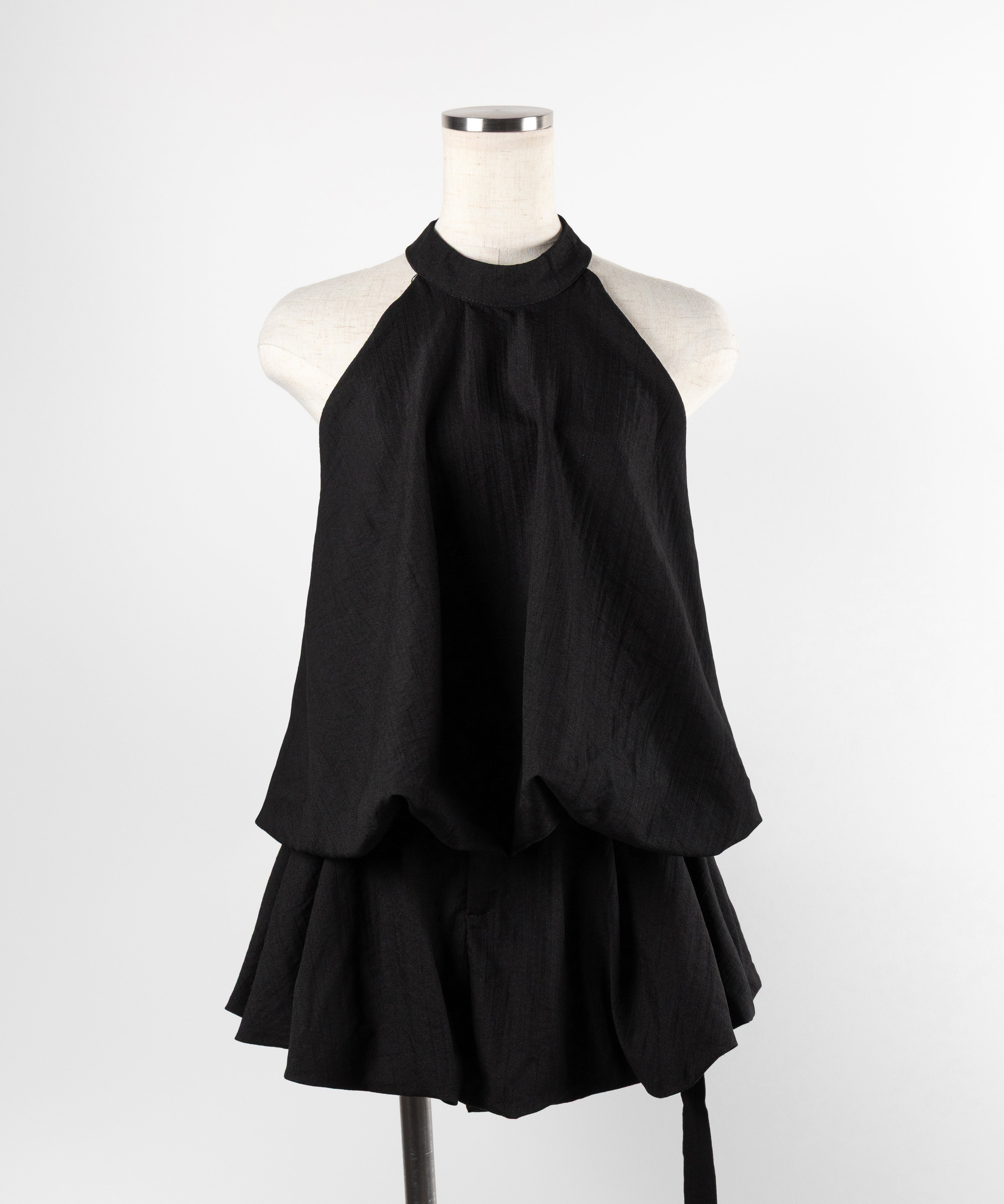 【 ベルト付 】ワンホンホルターネックギャザーフレアセットアップ / wanghong halter neck gathered flare SETUP