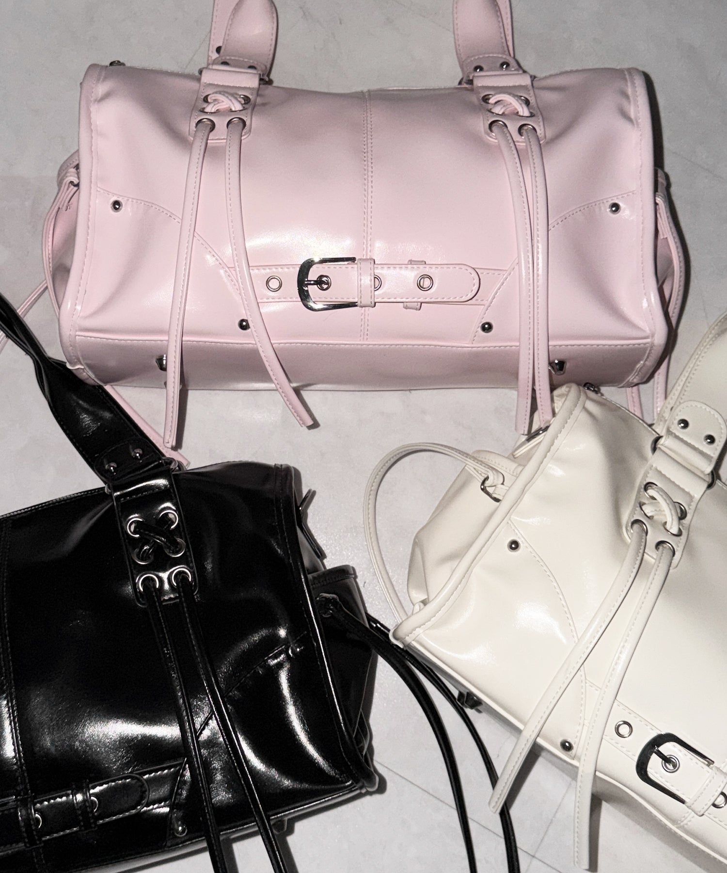 【 ショルダーストラップ付き2WAY 】レースアップベルテッドフリンジボストンショルダーバッグ/lace up belted fringe boston shoulder bag