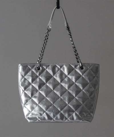 【 A4収納可 】キルティングチェーンスクエアトートショルダーバッグ / quilting chain square tote shoulder bag