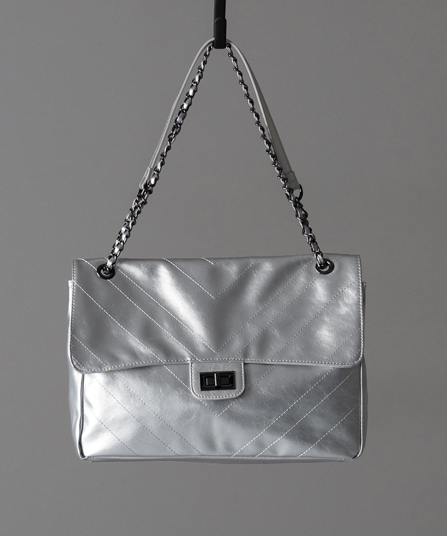 2WAY チェーンフェイクレザーフラップショルダーバッグ / 2WAY chain fake leather flap shoulder bag