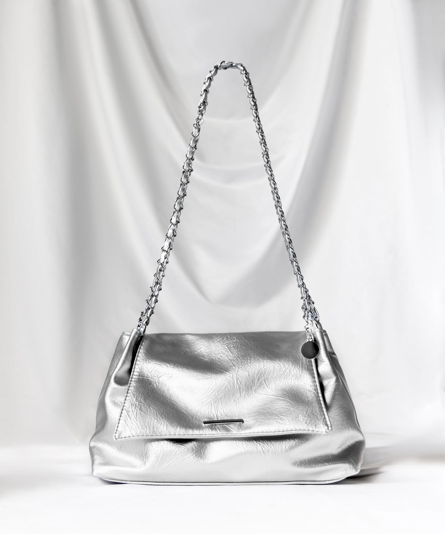 チェーンフェイクレザーフラップショルダーバッグ / chain fake leather flap shoulder bag