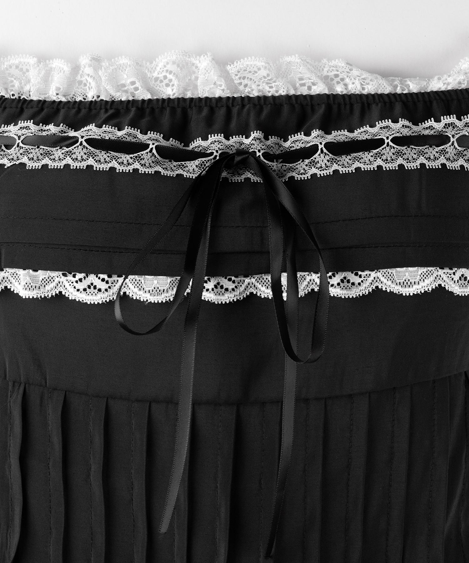 【 2color 】フロントリボンレースフレアベアトップ / front ribbon lace flare bare top