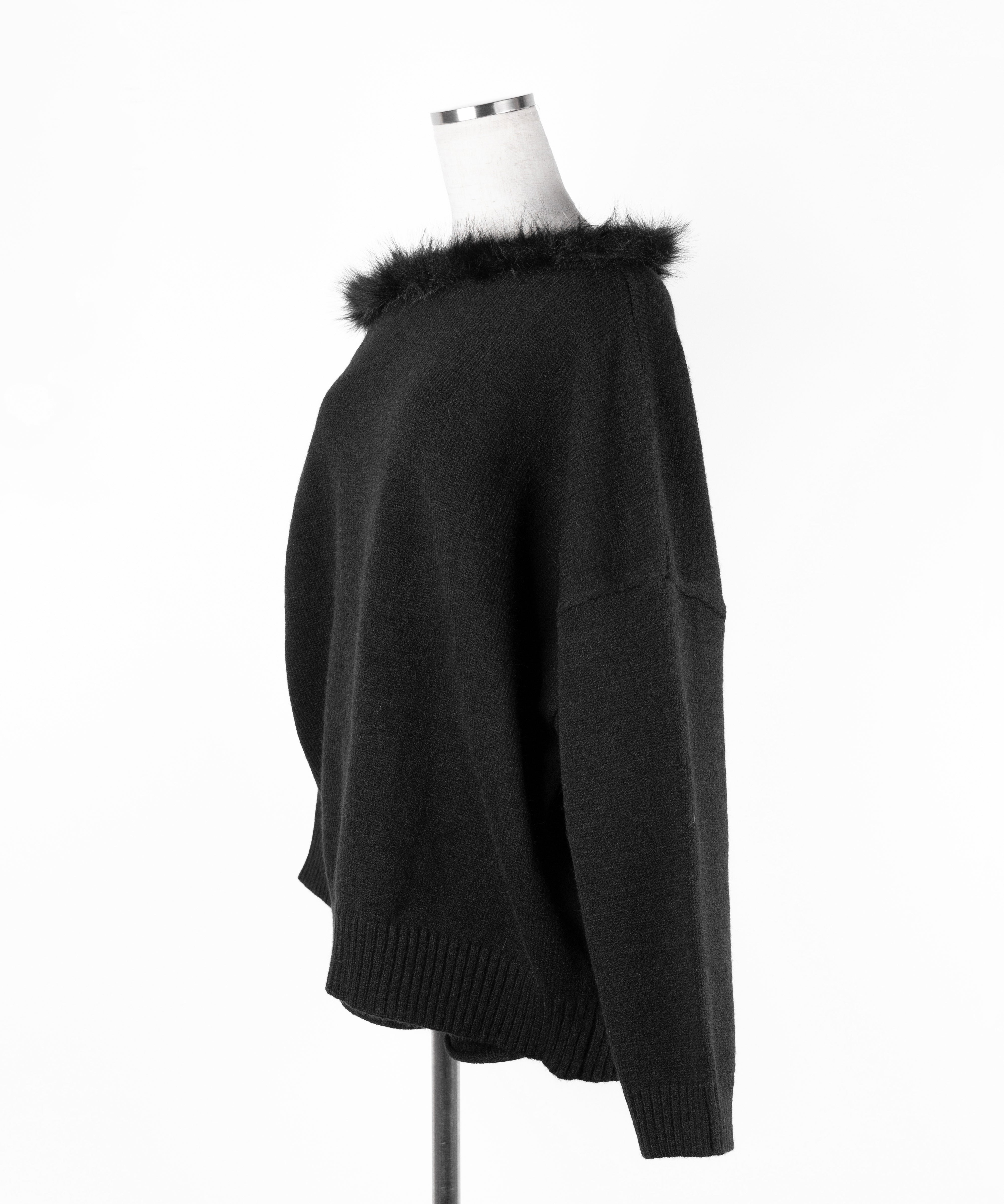 【 ニットセットアップ 】フェイクファーワンショルオーバーニット + ニットショートパンツ SET / fake fur one-shoulder over knit + knit short pants SET