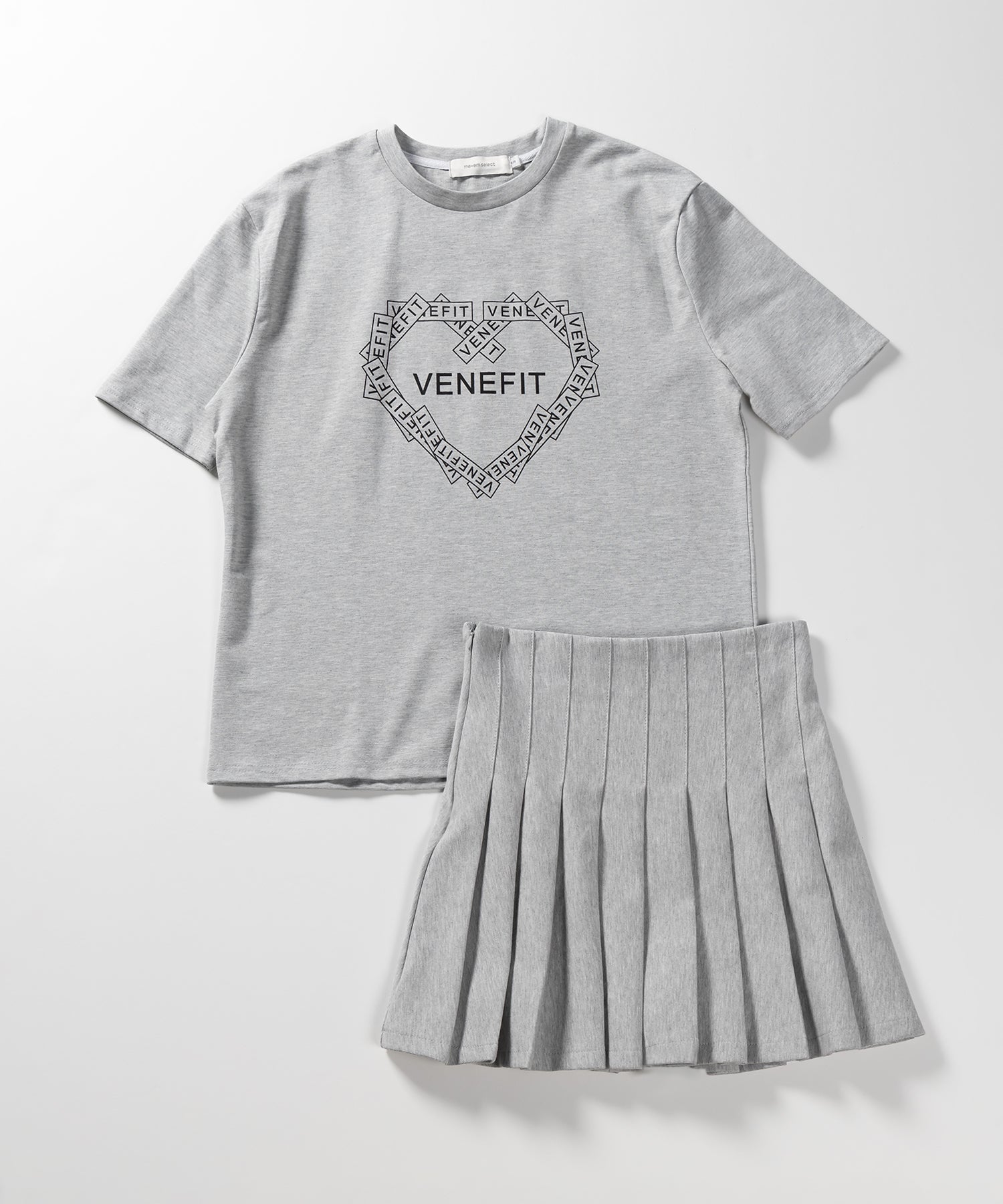 【 セットアップ 】VENEFIT ロゴトップス&プリーツミニスカート SET