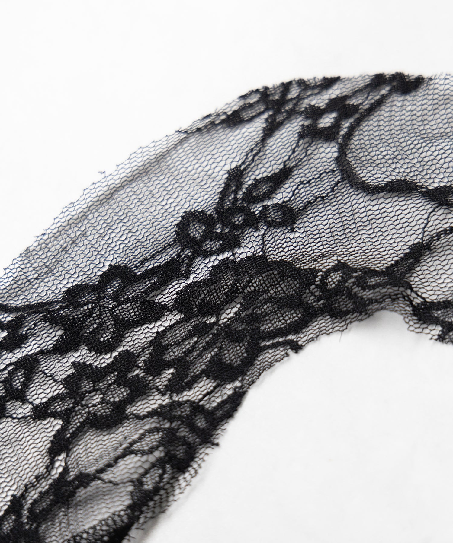 【 2color 】アシンメトリーフリルレースベアトップス / asymmetry frill lace bare tops