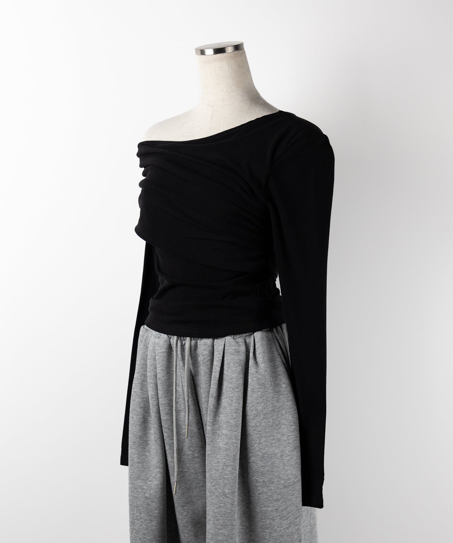 【 2color / 裏起毛 】ワンショルダードレープギャザースリムトップス / One-shoulder draped gather slim tops
