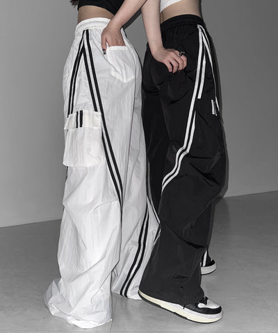 【 裾絞り可能2WAY 】サイドラインナイロンタックカーゴワイドパンツ / side line nylon tuck cargo wide pants