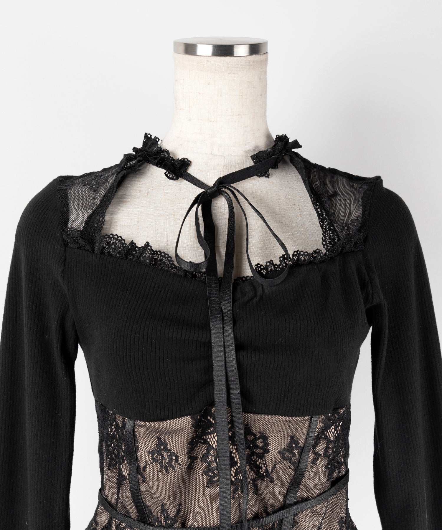 【 2color 】チョーカーネックリボンレーシーカットソートップス / choker neck ribbon lacy cutsaw tops