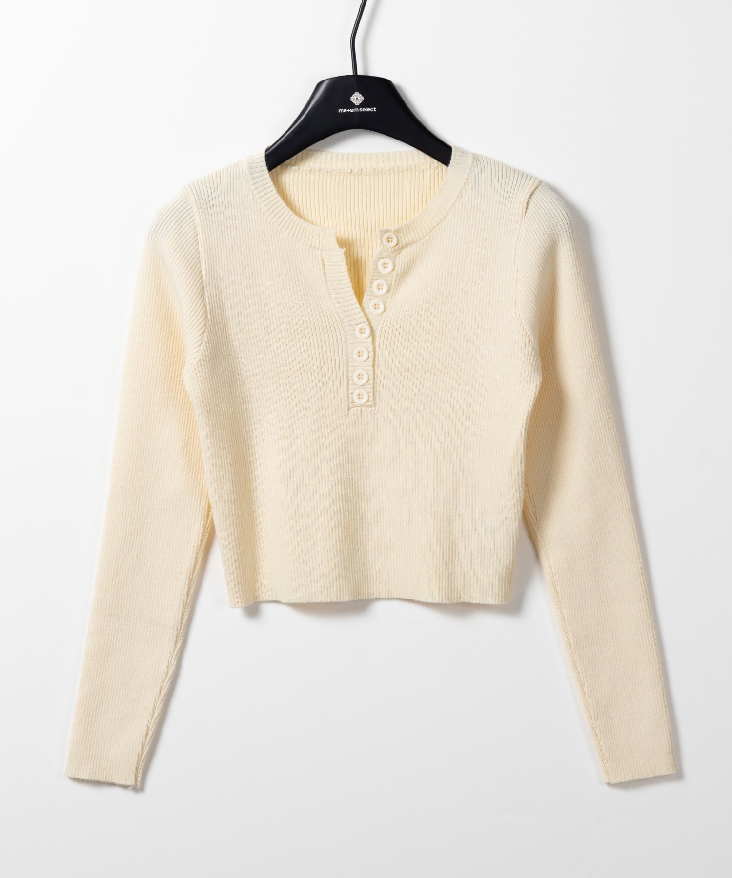 キーネックボタンデザインクロップドリブニット