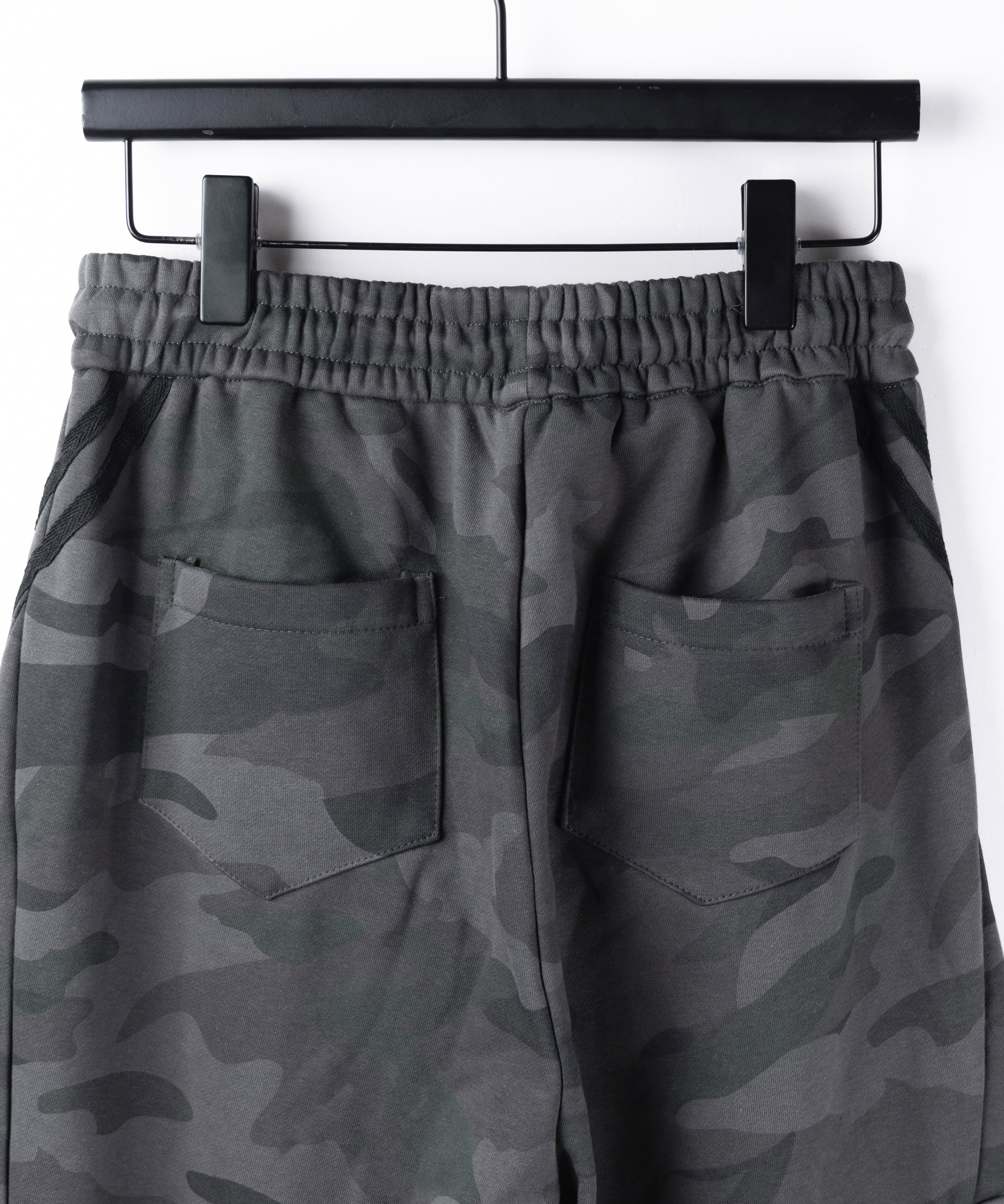 【 裾絞り可能2WAY 】カモフラヴィンテージサイドラインタックワイドスウェットパンツ / camouflage vintage side line tuck wide sweatpants