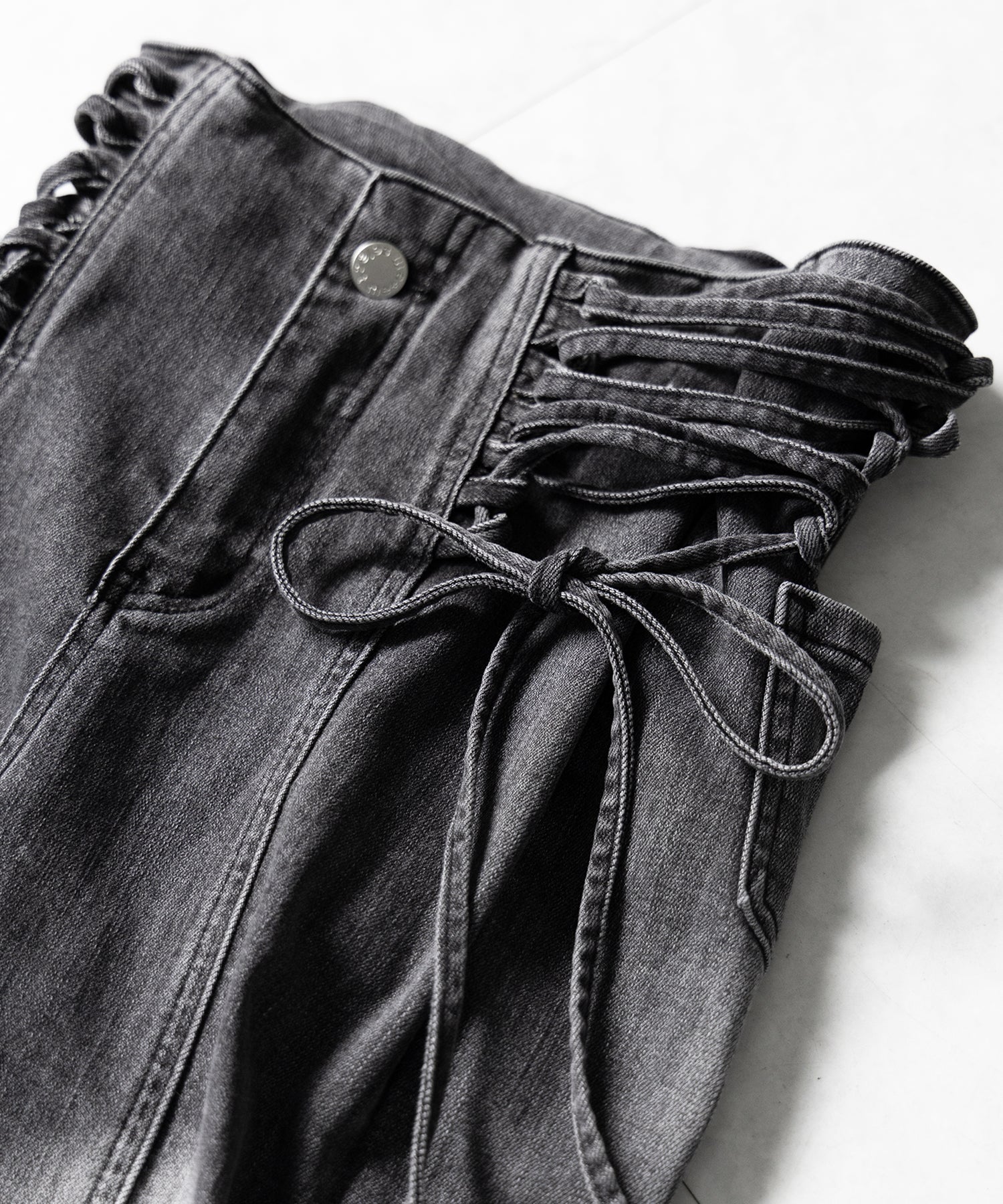 サイドレースアップリボン美脚ストレッチフレアデニム / side laceup ribbon slim leg stretch flare denim