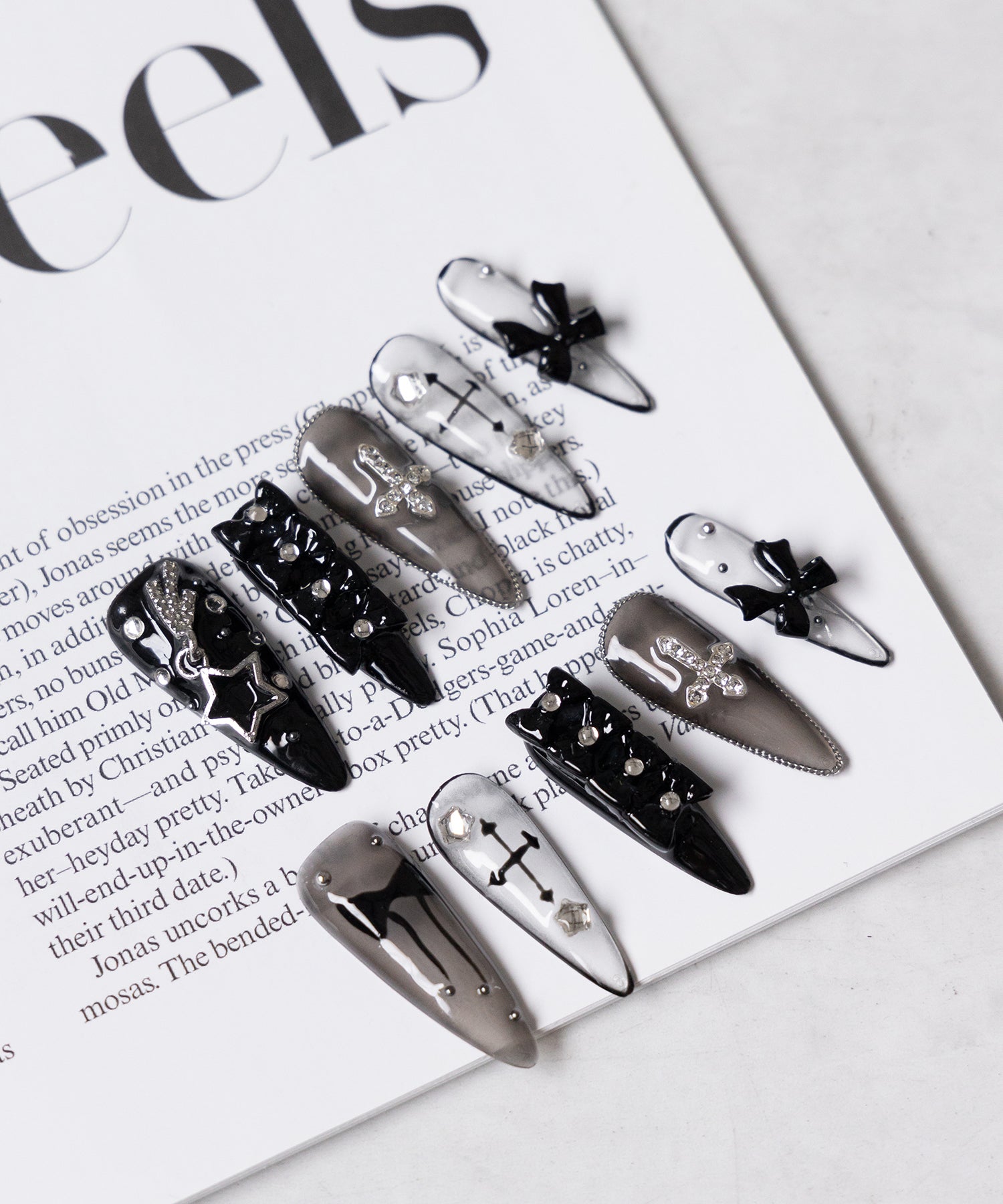 モノトーンリボンクロスビジュースティレットネイルチップ / monotone ribbon cross bijou stiletto nail tips