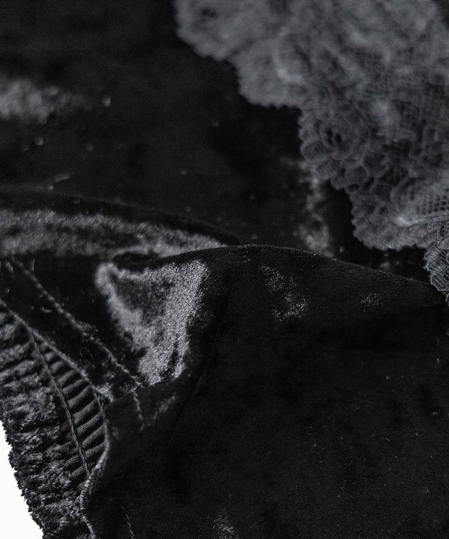 【 カップ付き 】ダブルレースベロアショートビスチェキャミソール / double lace velor short bustier camisole