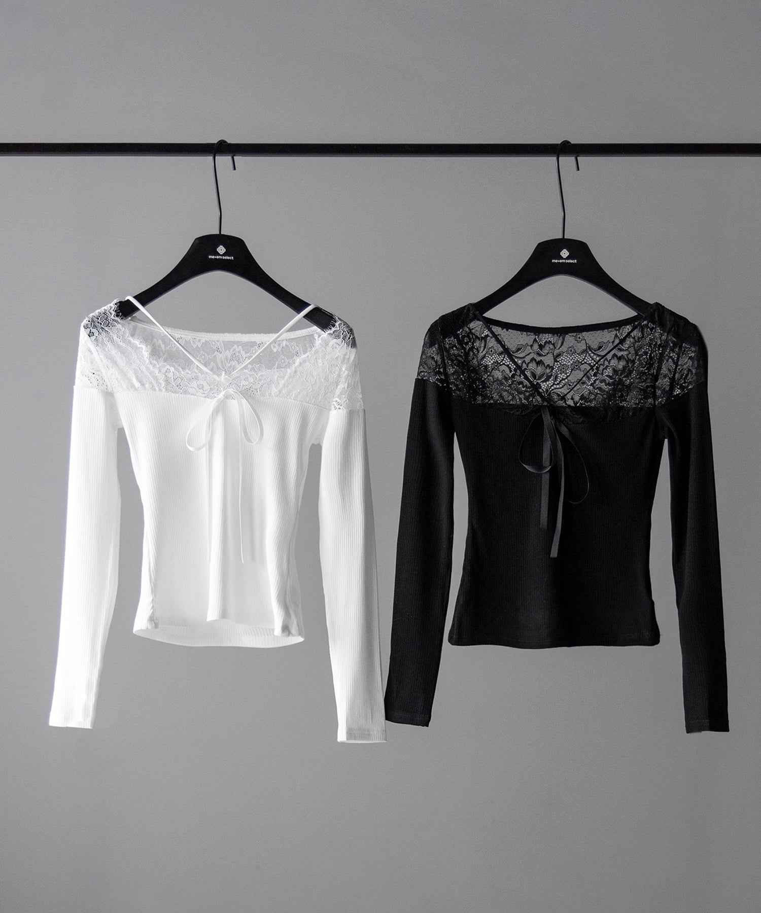 クロスストラップレース切替リブトップス / cross strap lace switching ribbed tops
