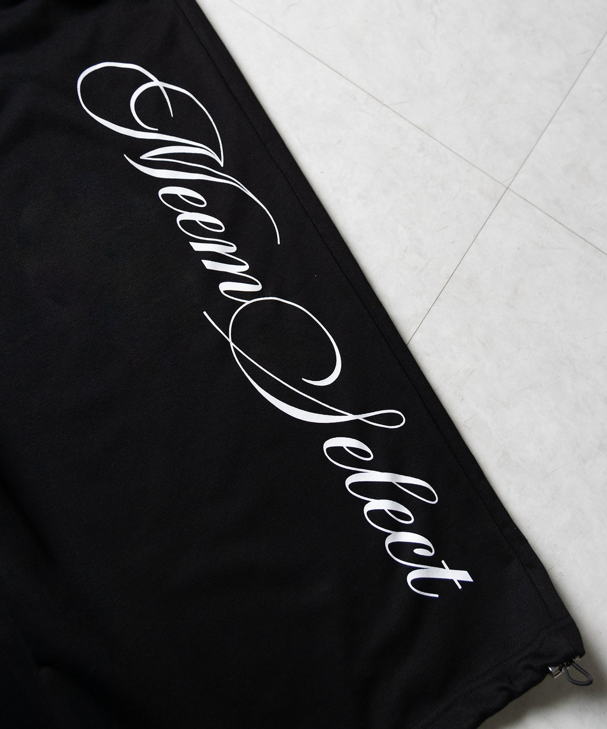 【 セットアップ可能 】レタリングロゴプリントワイドスウェットパンツ / lettering logo print wide sweat pants