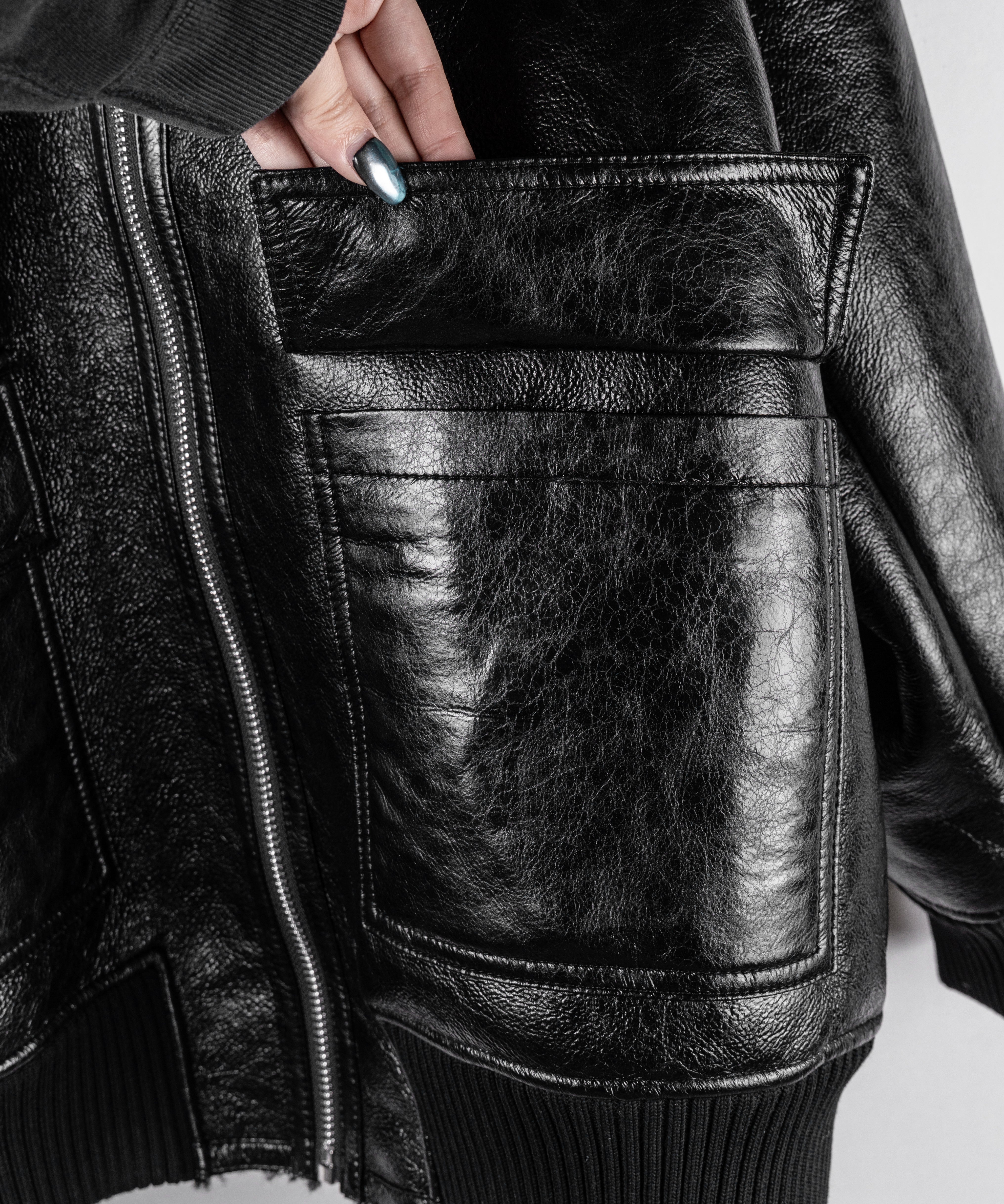 アウトポケットヴィンテージレザーボアムートンオーバージャケット / outpocket vintage fake leather boa mouton over jacket