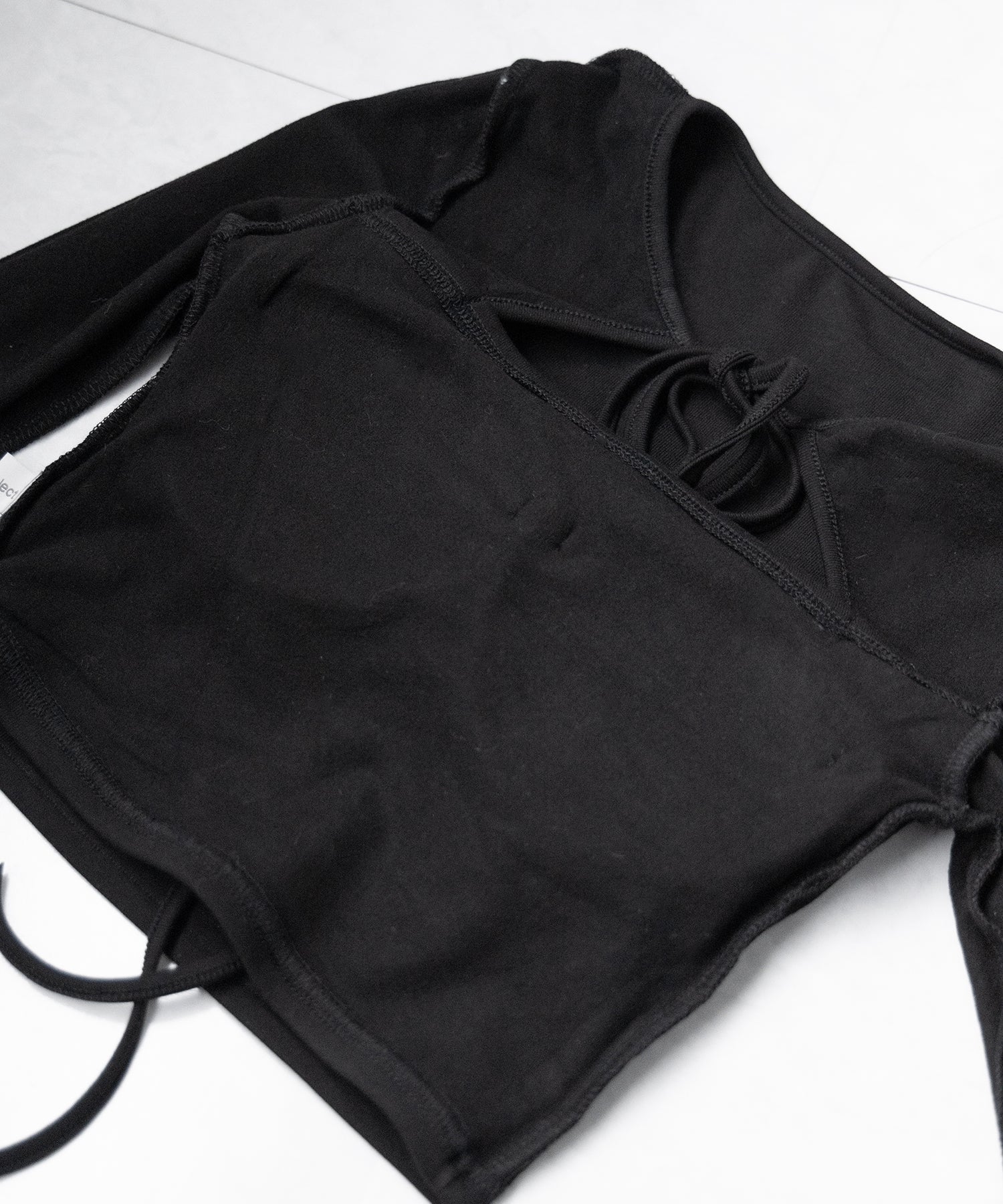 【 2WAY / 裏起毛 】フロントリボンカットアウトドッキングショートトップス / front ribbon cutout docking short tops