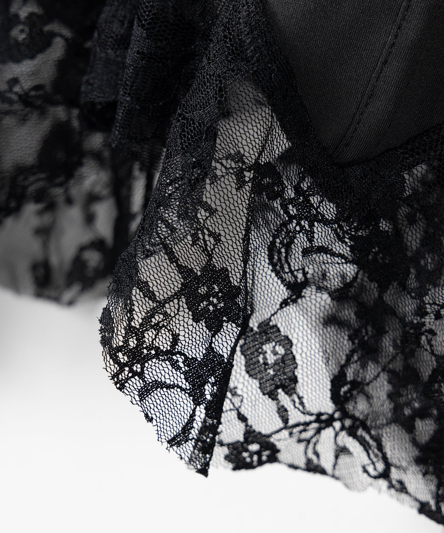 【 2color 】レースフリルレイヤードビスチェキャミソール / lace frill layered bustier camisole