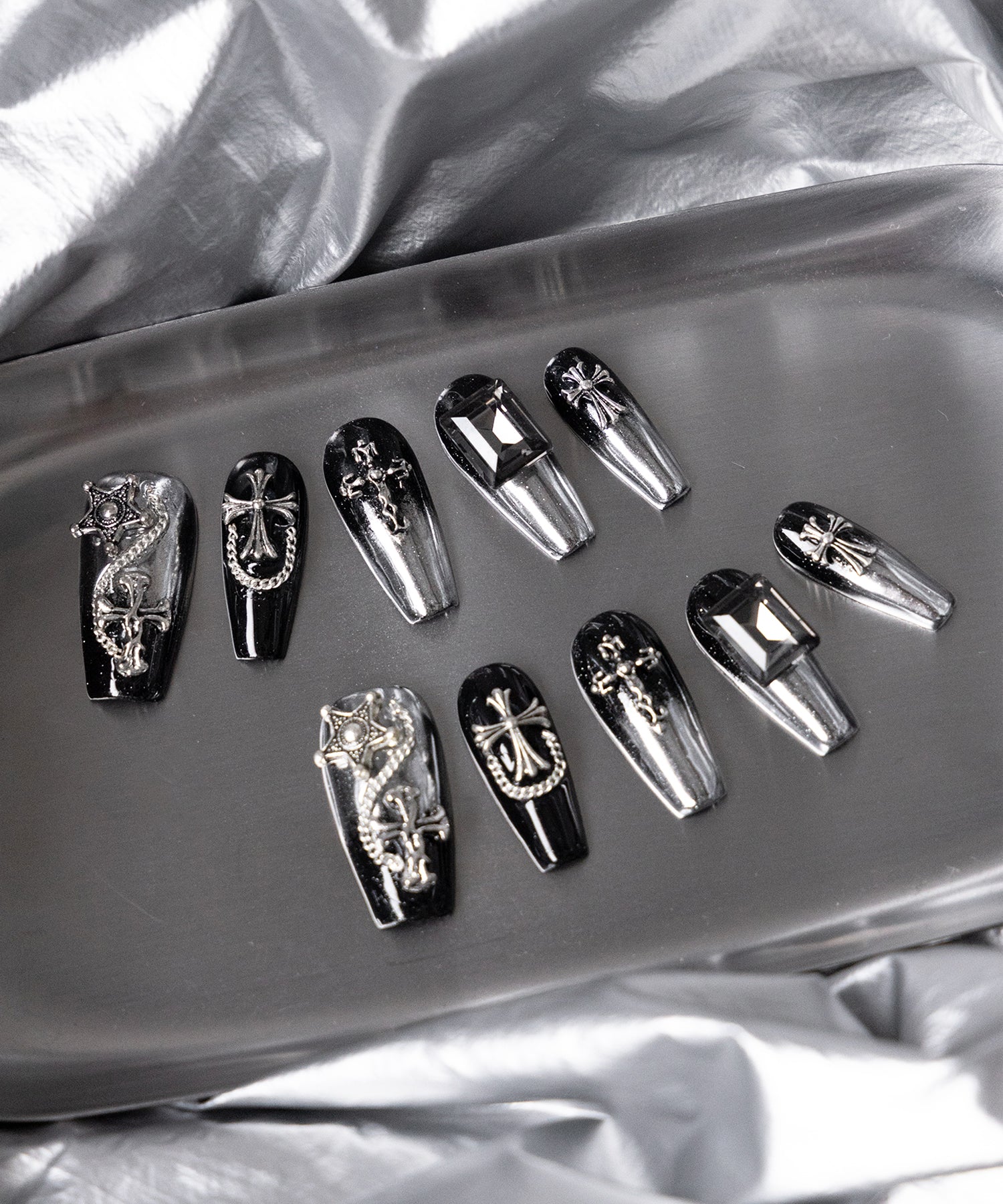 チェーンクロスブラックミラースクエアネイルチップ / chain cross black mirror square nail tips