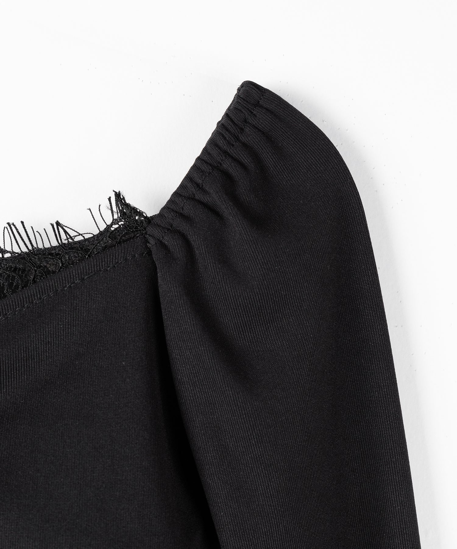 【 2color 】レースドッキングシャーリングショートカットソートップス / lace docking shirring short cutsew tops