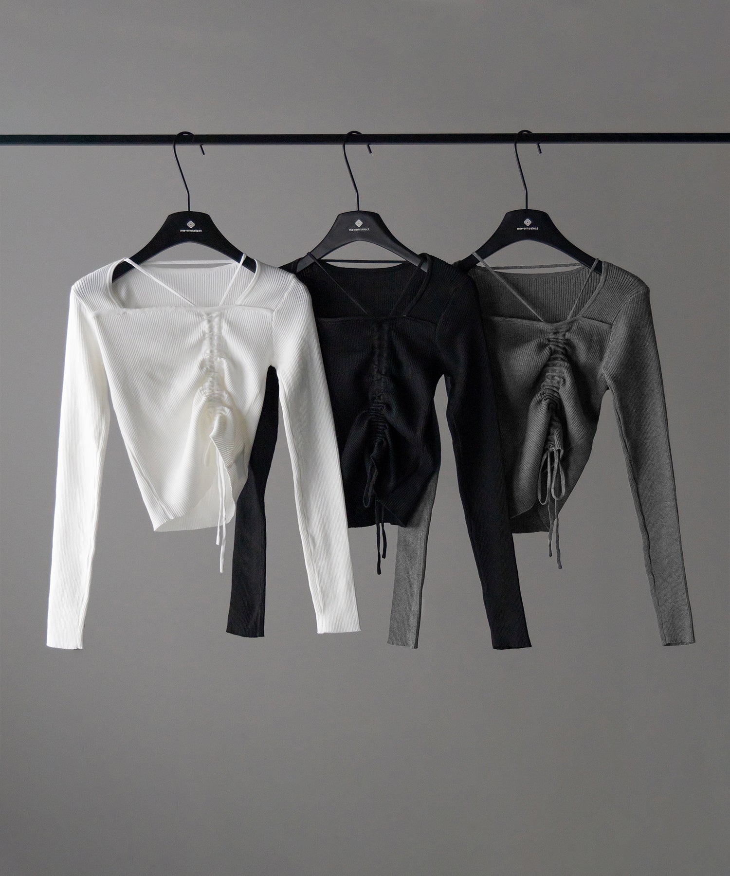 ダブルストラップシャーリングリボンリブニットトップス / double strap shirring ribbon ribbed knit tops