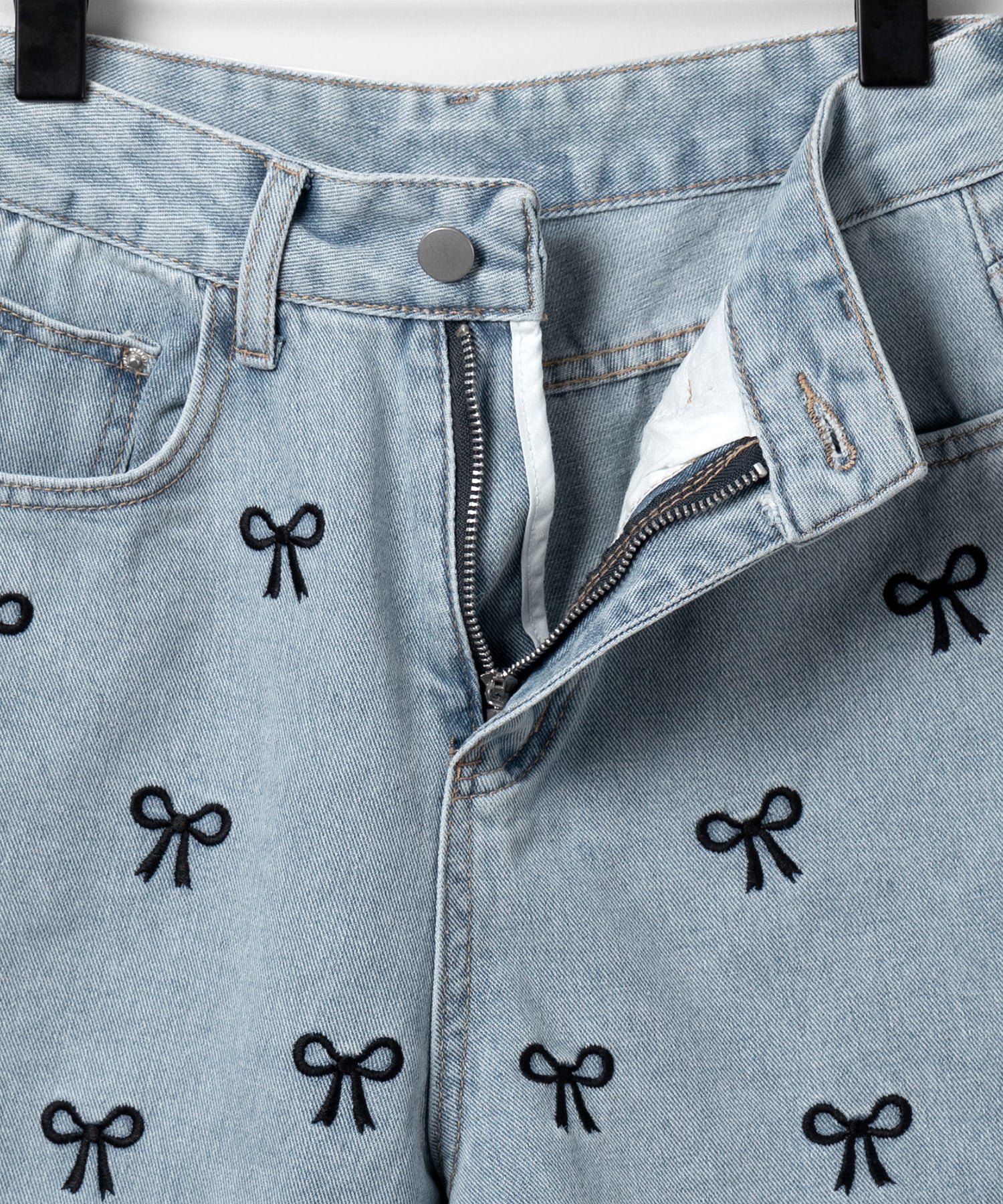 【 2color 】ミニリボン刺繍ハイウエストデニムショートパンツ / mini ribbon  embroidery high waist denim short pants