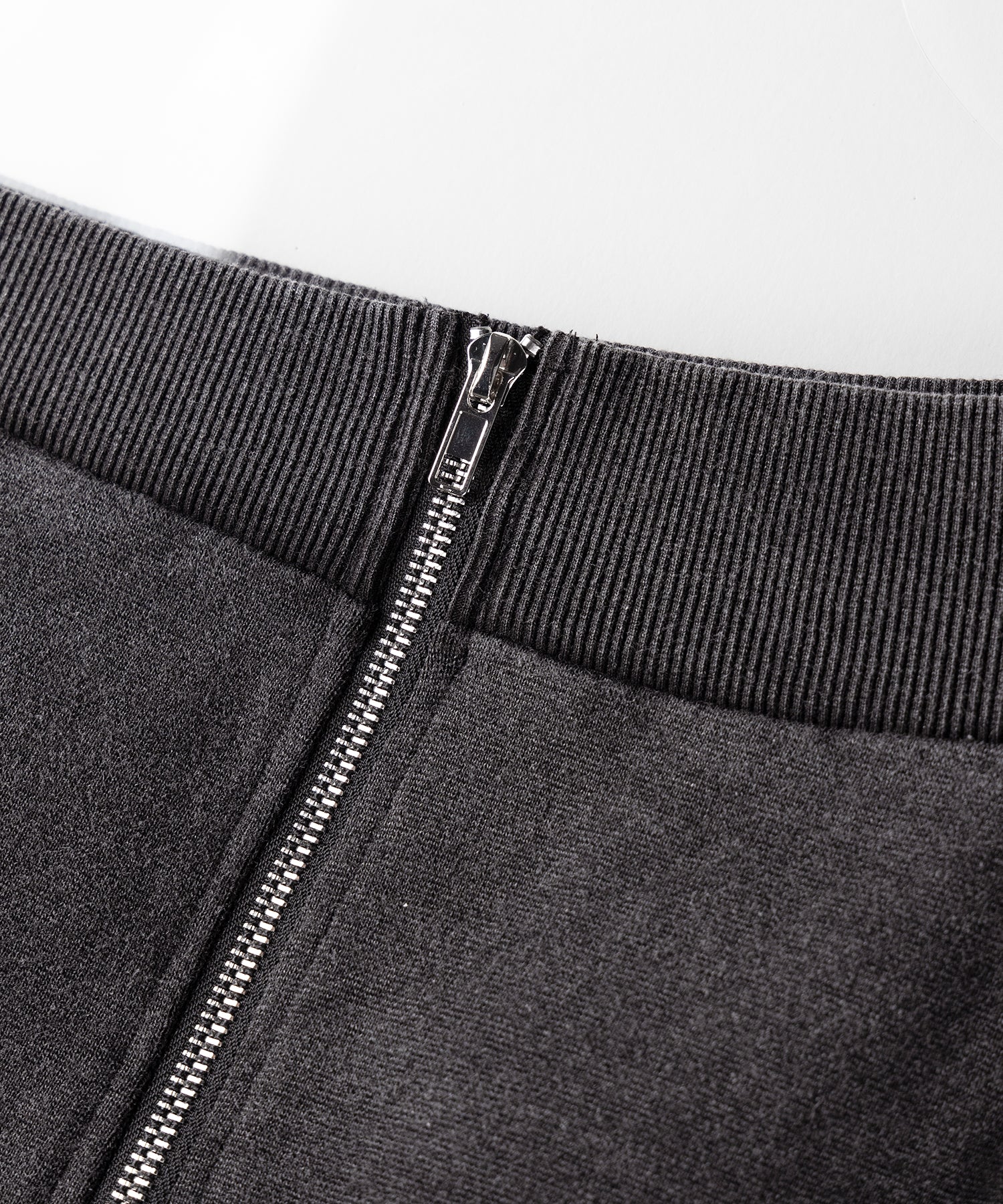 【 2color 】ダブルジップピグメントオフショルスウェットトップス / double zip pigment off shoulder sweat tops