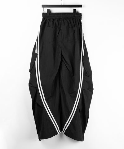 【 裾絞り可能2WAY 】サイドラインナイロンタックカーゴワイドパンツ / side line nylon tuck cargo wide pants