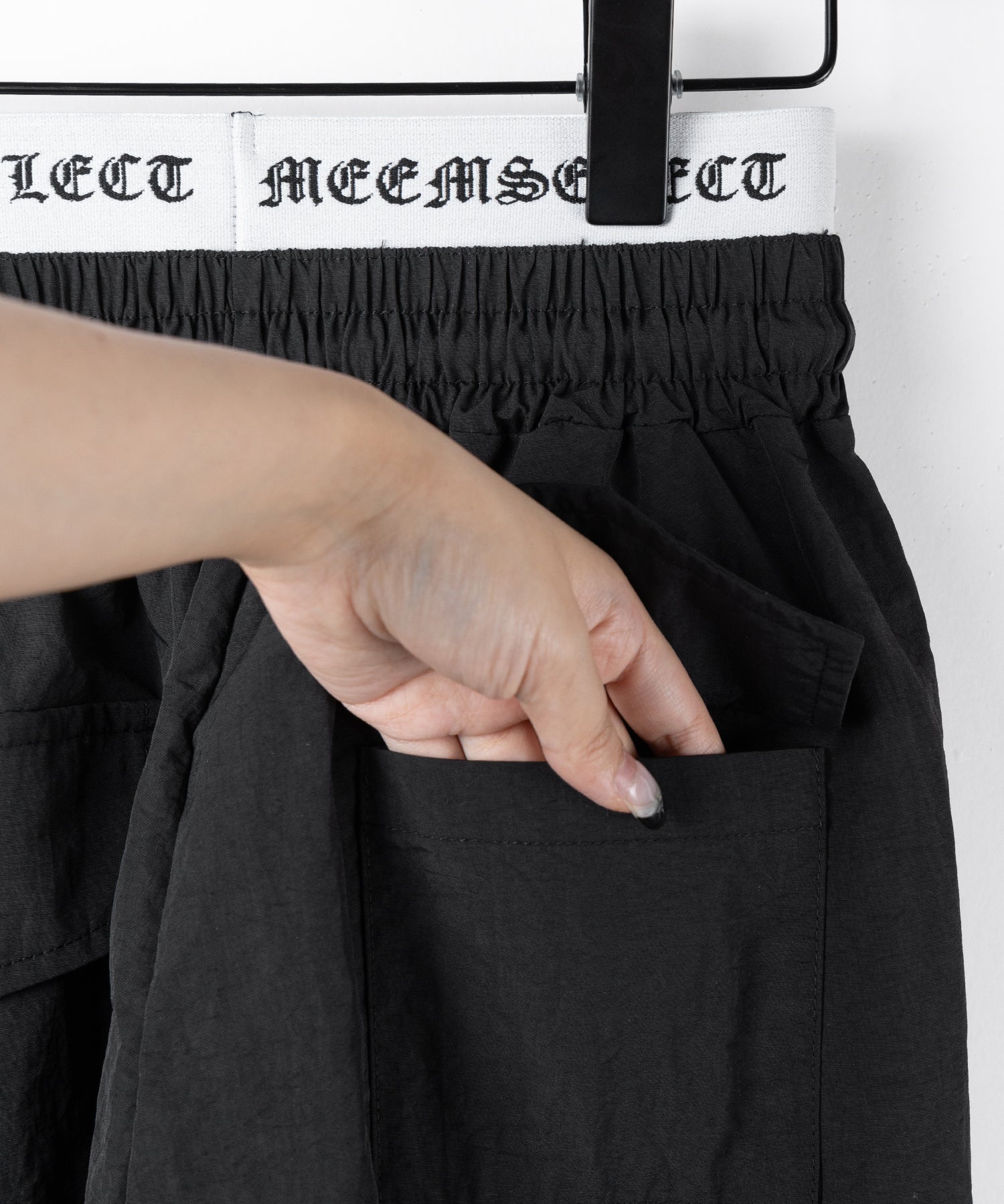 【 2color / 裾絞り可能 】ウエストロゴナイロンライクワッシャーワイドパンツ / waist logo nylon-like washer wide pants