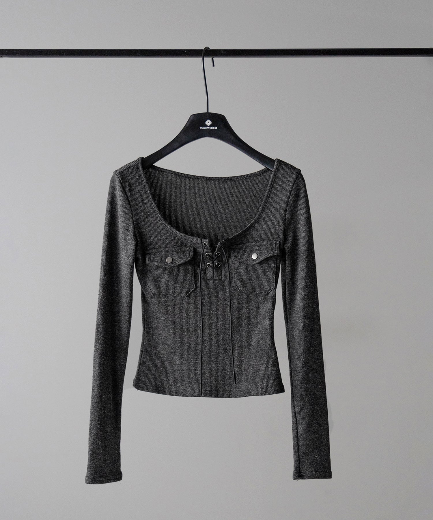 レースアップアウトポケットスリムリブトップス / lace up out pocket slim ribbed tops