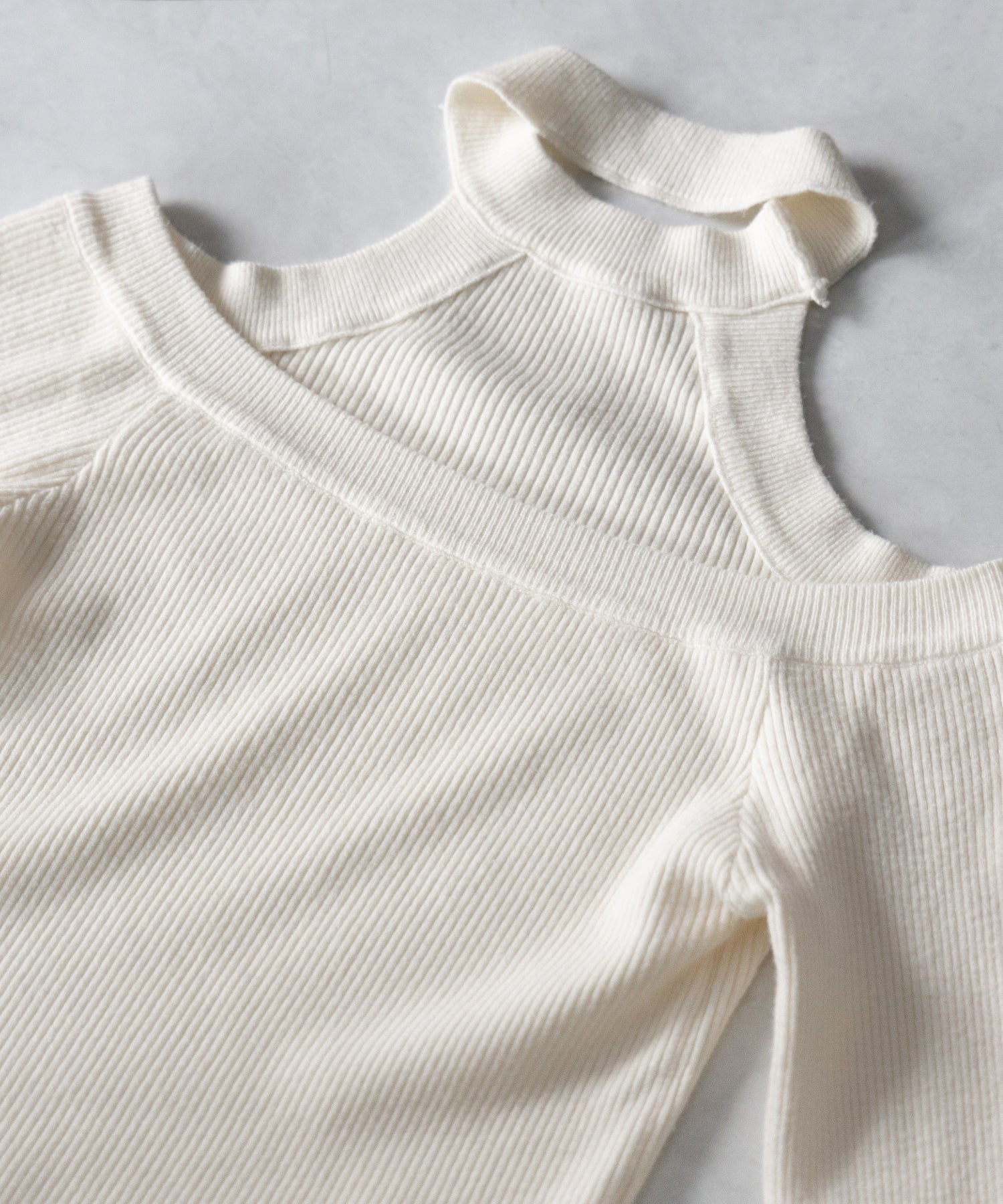 【 2color 】チョーカーオフショルリブニットトップス /choker offshoulder lib knit tops
