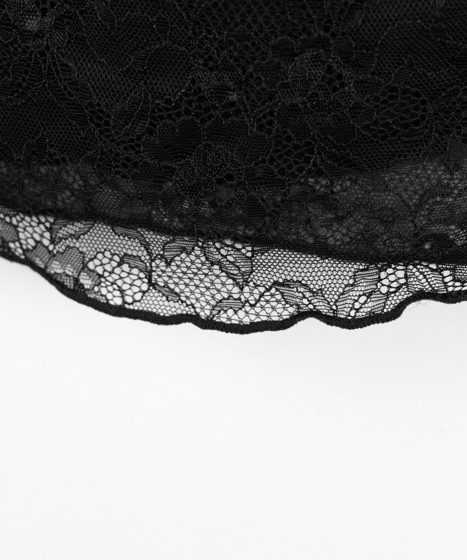 【 2color 】フロントリボンレースレイヤードキャミソール / front ribbon lace layered camisole