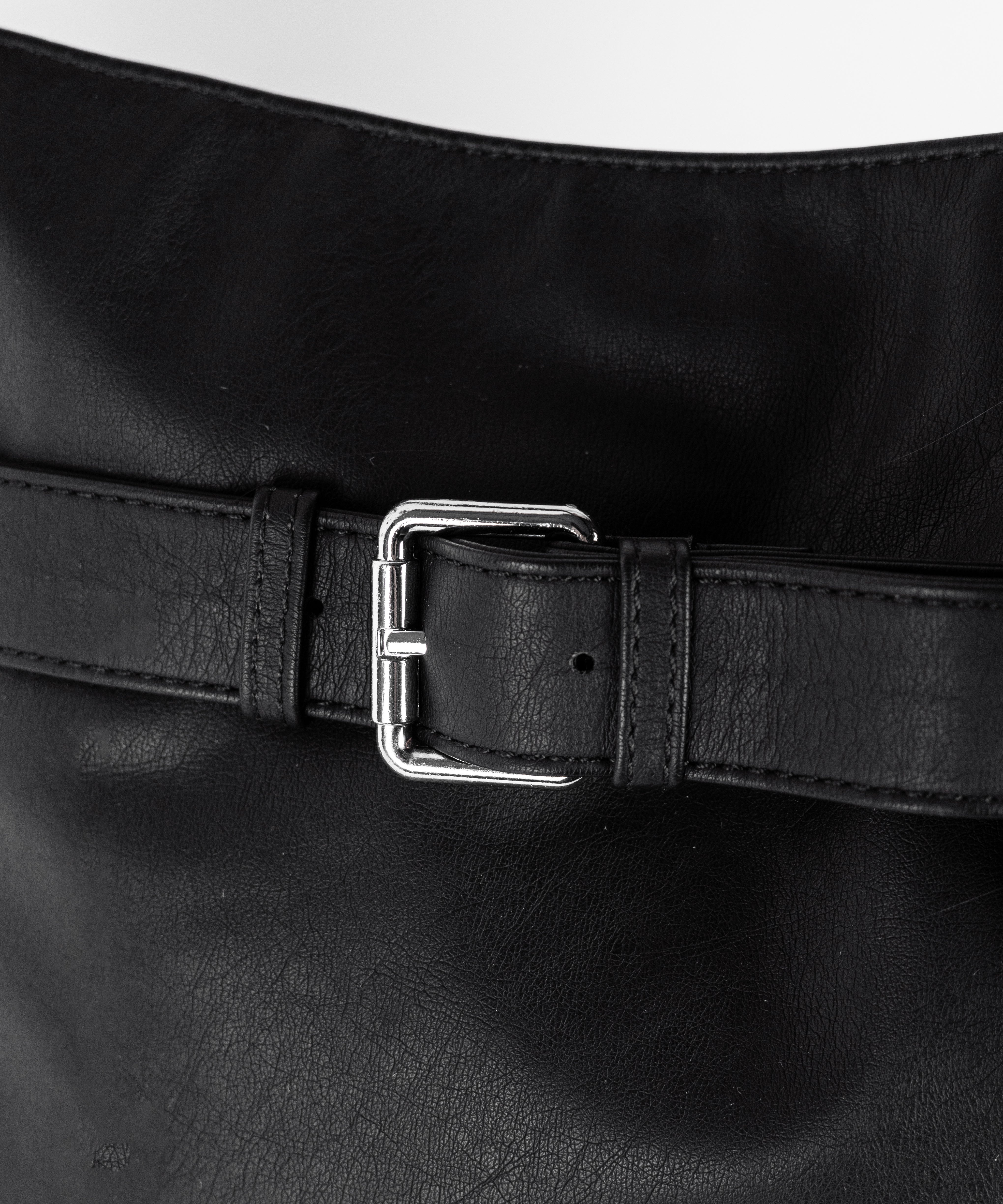 【 A4収納可 】ミニポーチ付きスタッズベルトヴィンテージフェイクレザーショルダーバッグ / mini poach SET studs belt vintage fake leather shoulder bag