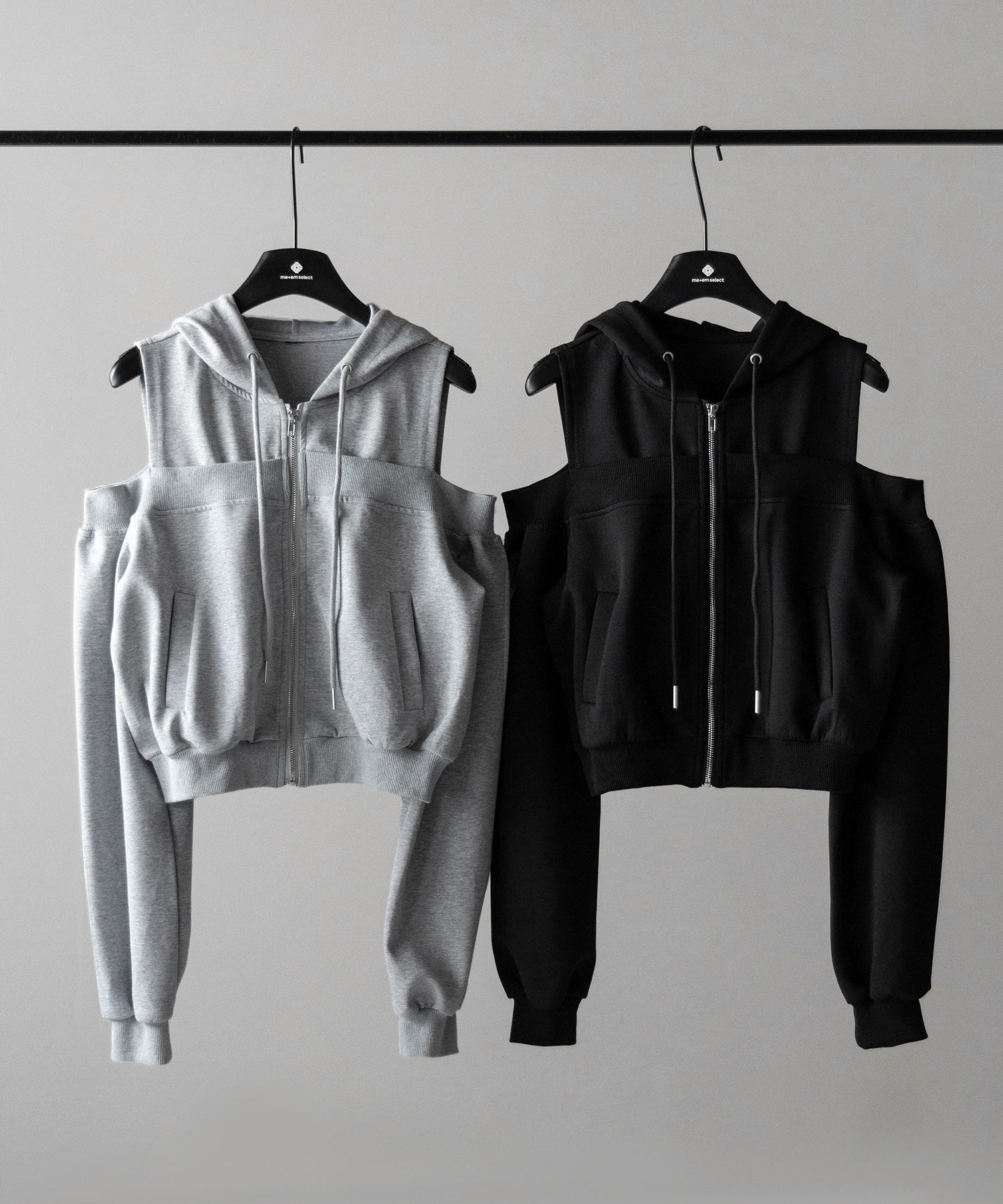 オープンショルダーカットアウトジップアップパーカー / open shoulder cut out zip up hoodie