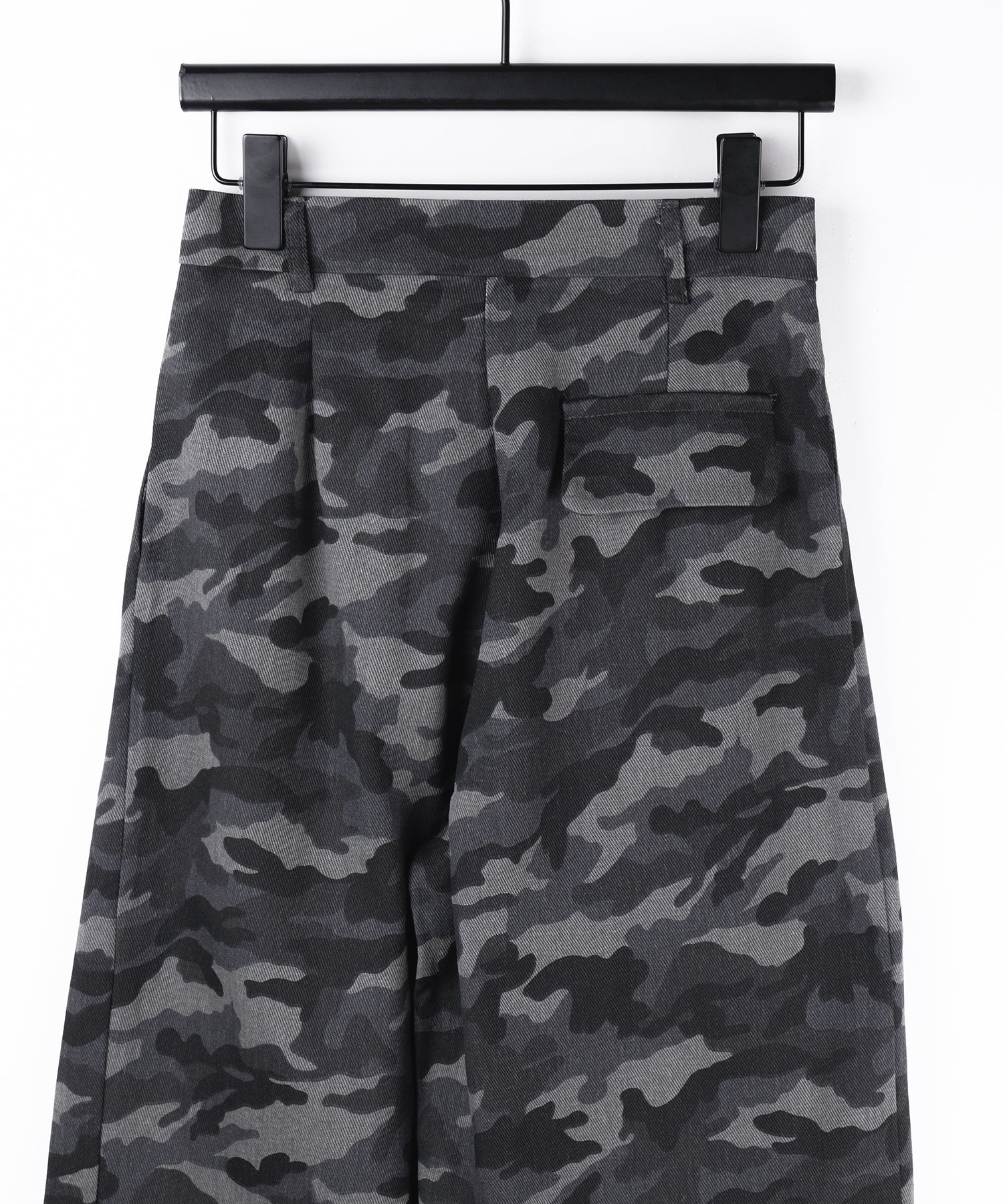 【 2color / 4size 】ダブルタックヴィンテージカモフラージュワイドパンツ / double tuck vintage camouflage wide pants