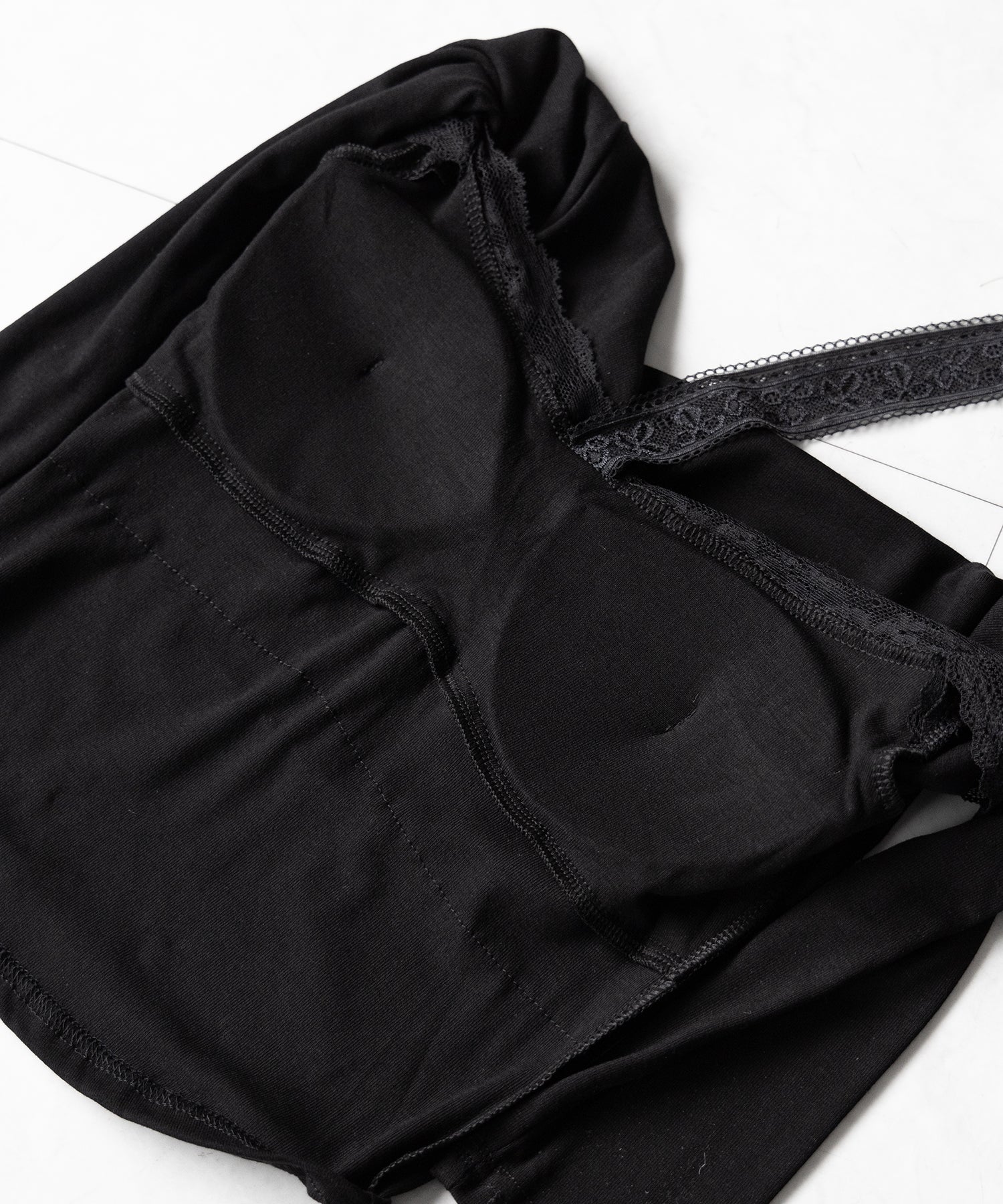 【 2color / 2WAY 】クロスネックレースリボンスクエアカットソートップス / cross neck lace ribbon square cutsaw tops