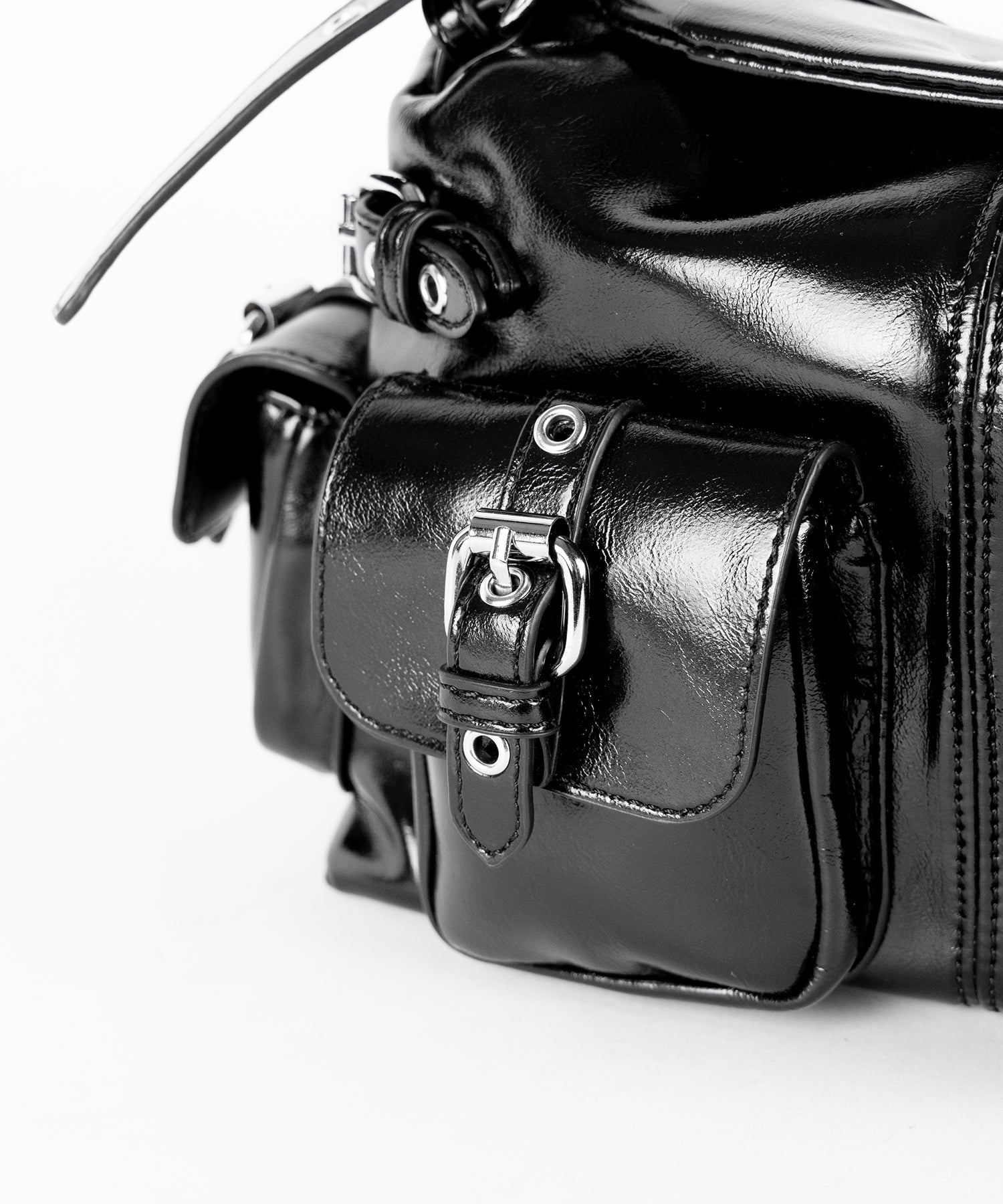 【ショルダーにできる2WAY】4バックルポケットワンハンドルショルダーバッグ/4 buckle pocket one handle shoulder bag