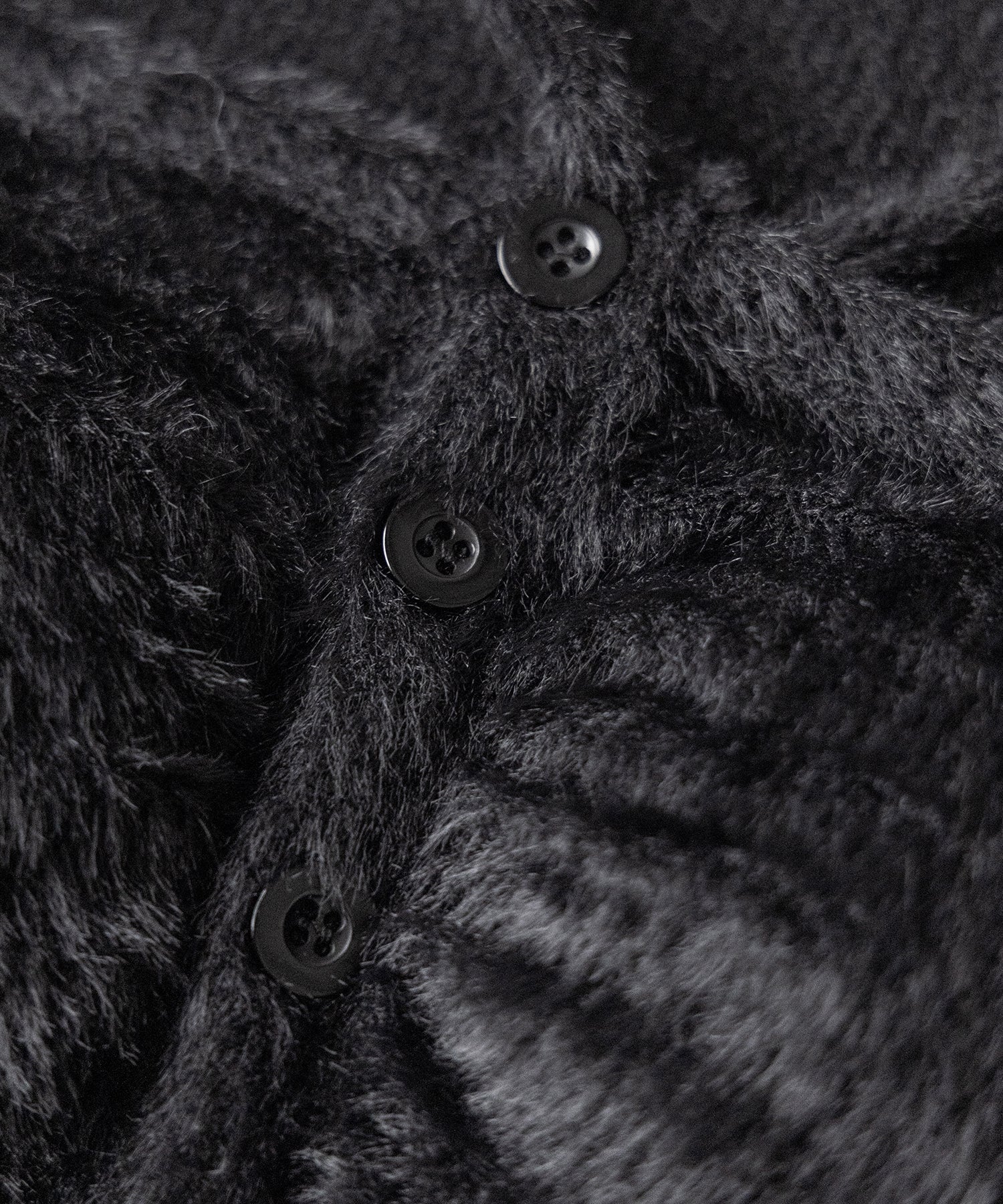 クロスストラップスクエアショートシャギーカーディガン / cross strap square short shaggy cardigan