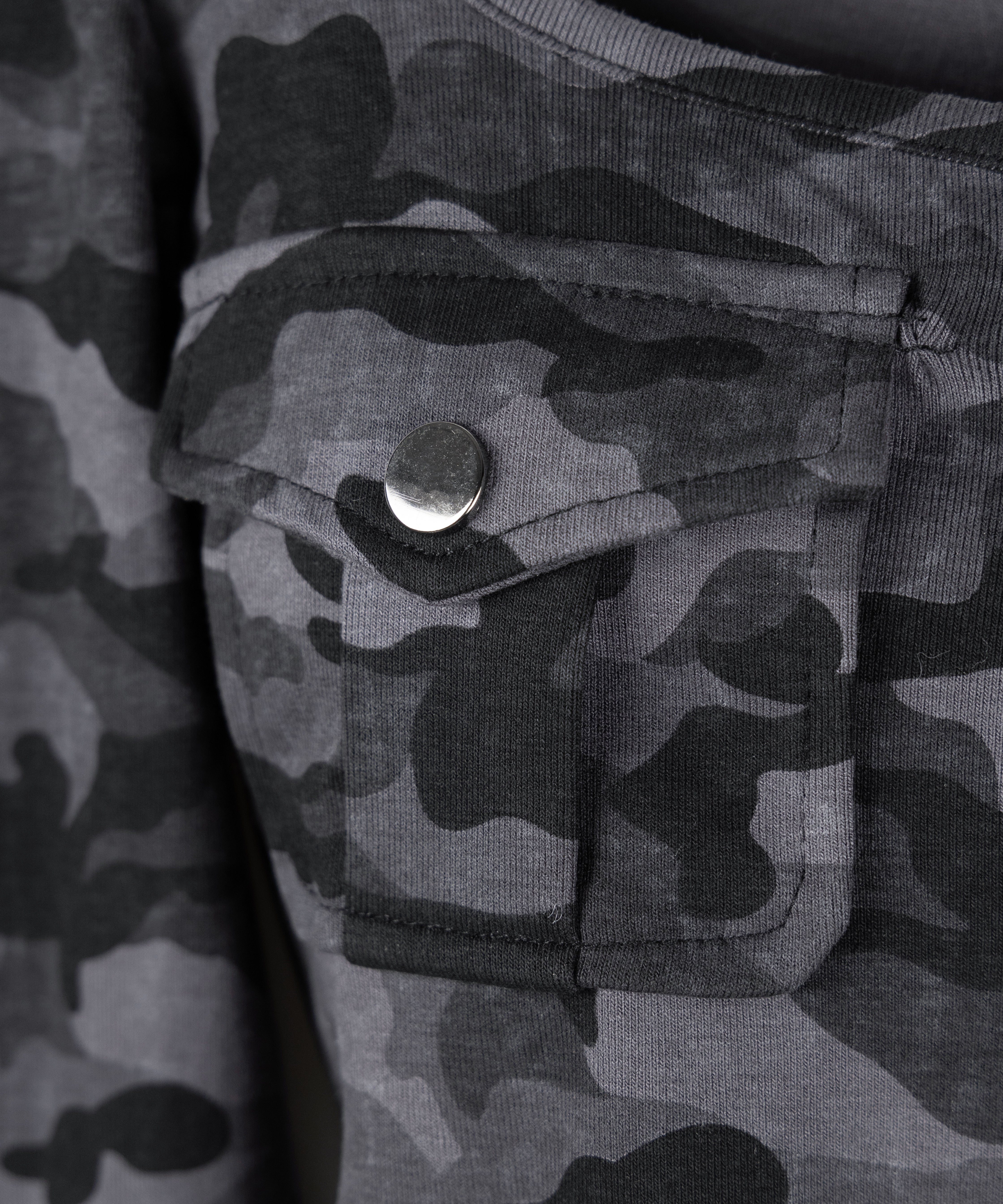 カモフラアウトポケットスクエアネック長袖スリムTシャツ / camouflage out pocket square neck long sleeve slim T-shirt