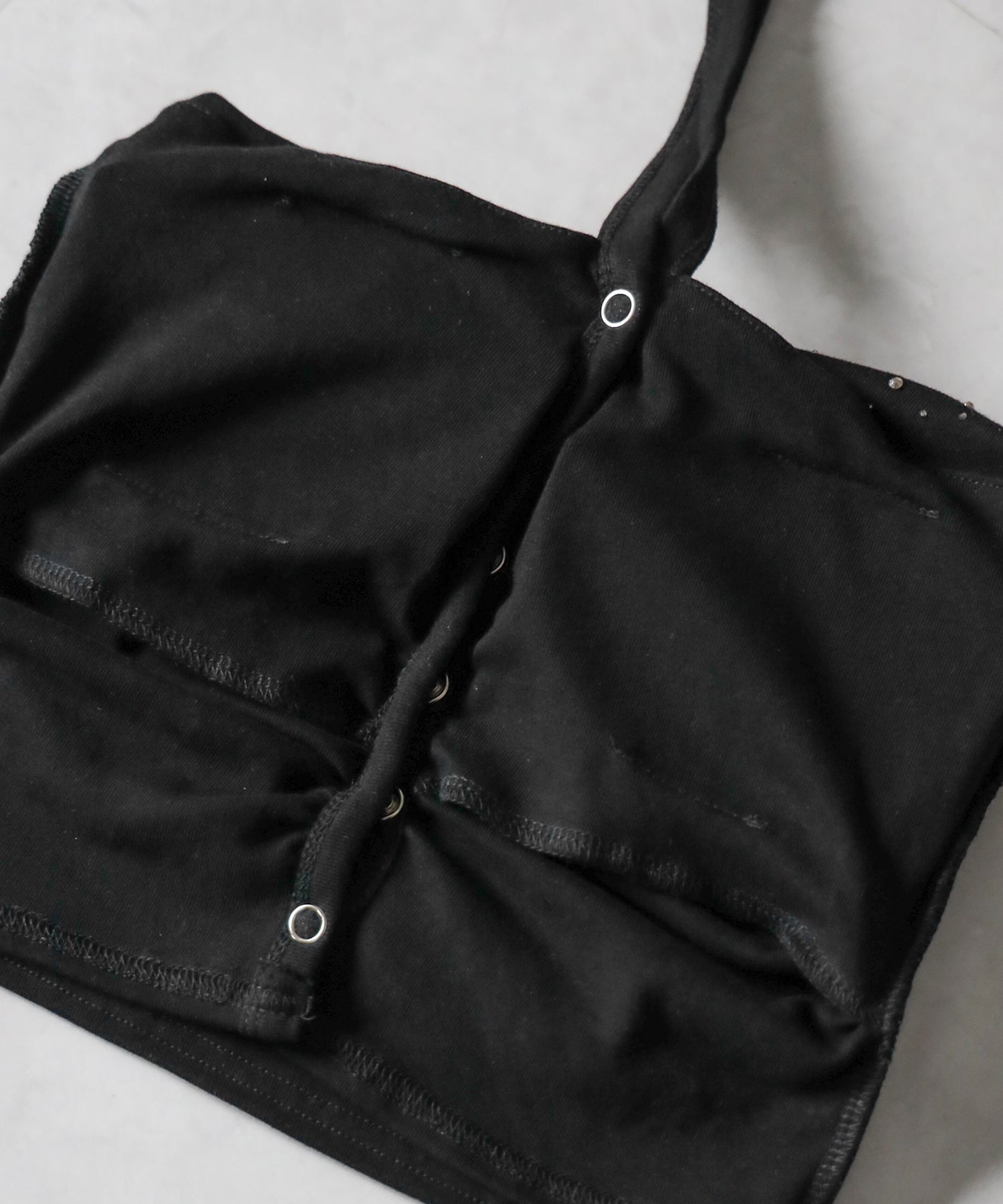 ラインストーンホルターネックスナップギャザーベアトップ / Rhinestone halter neck snap gathered bare top