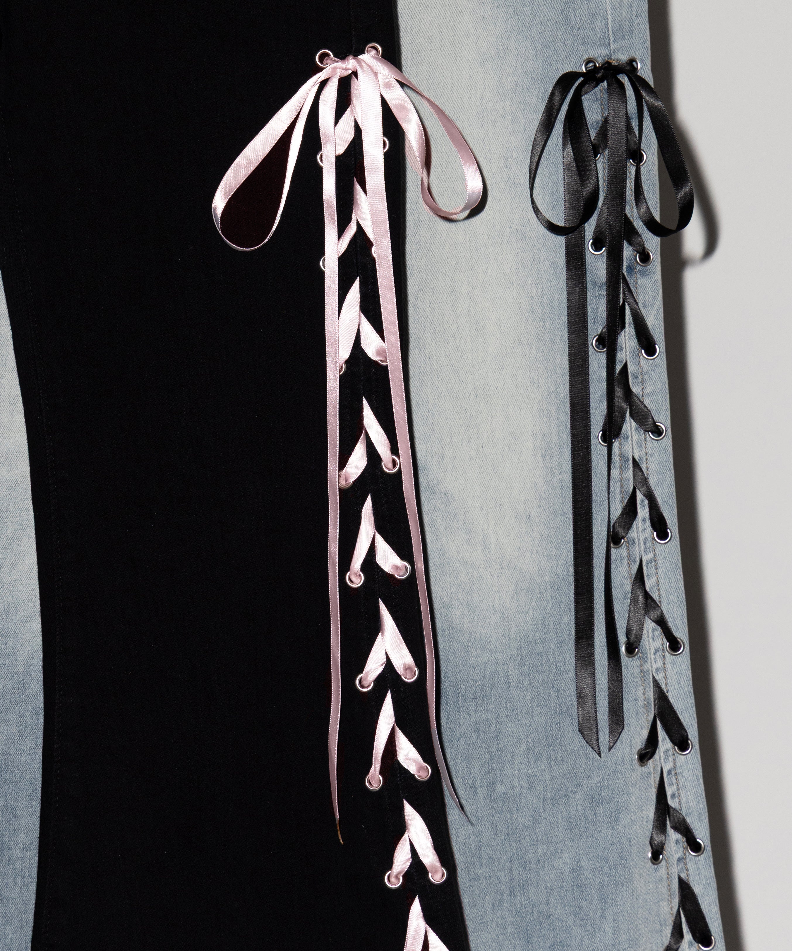 サテンリボンレースアップカットアウトストレッチフレアデニム / satin ribbon laceup cutout stretch flare denim