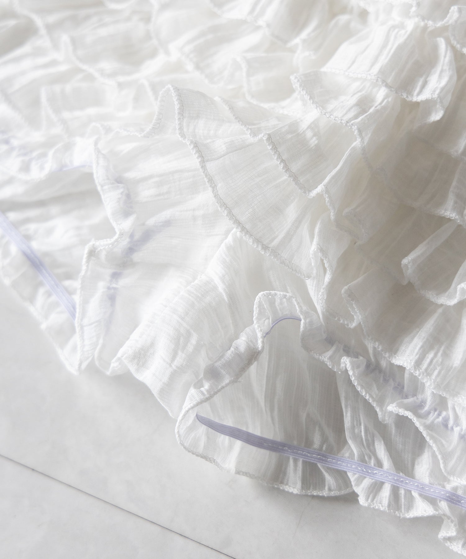 シアーフリルレースショートパンツ / Sheer frill lace shorts